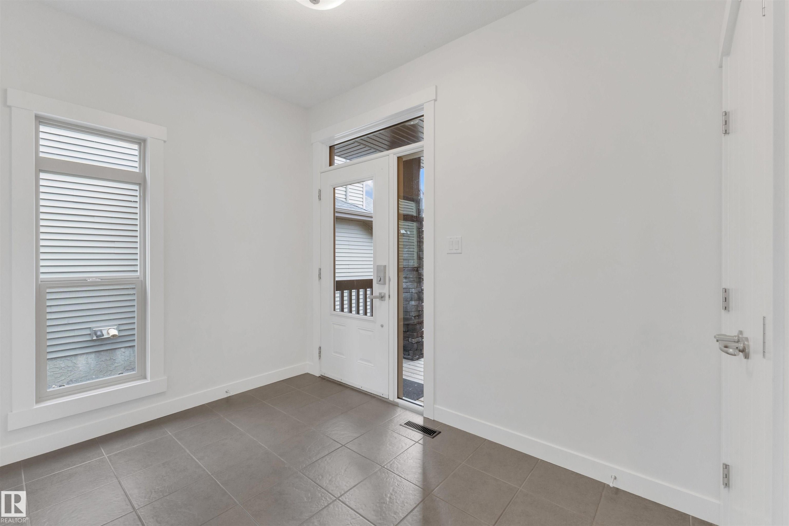 Edmonton, AB - Indoor Photo Showing Other Room