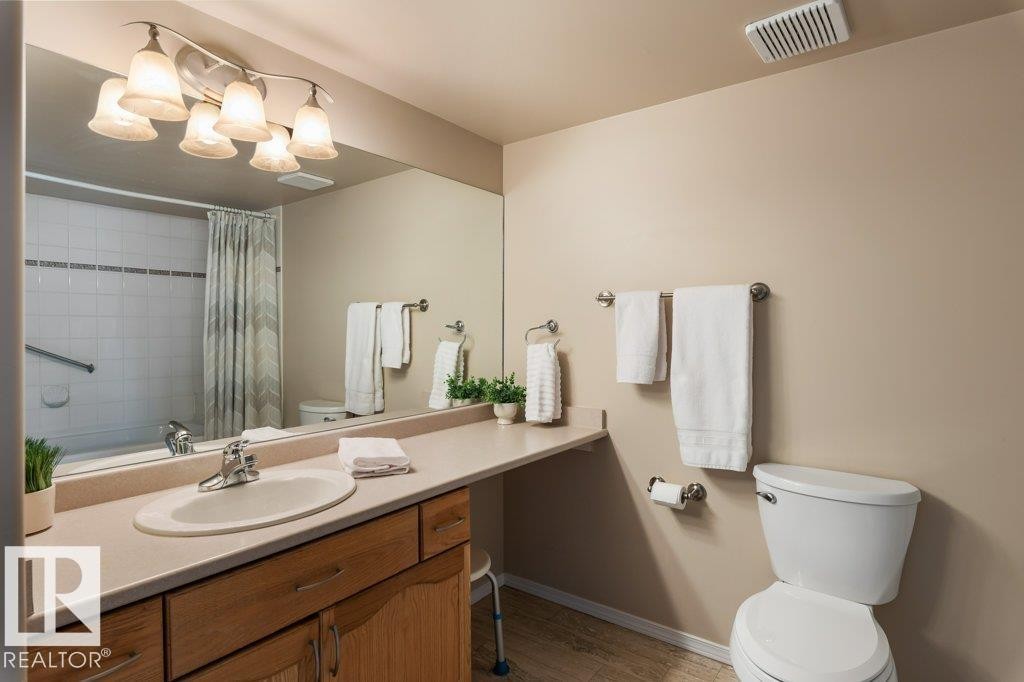 St. Albert, AB - Indoor Photo Showing Bathroom