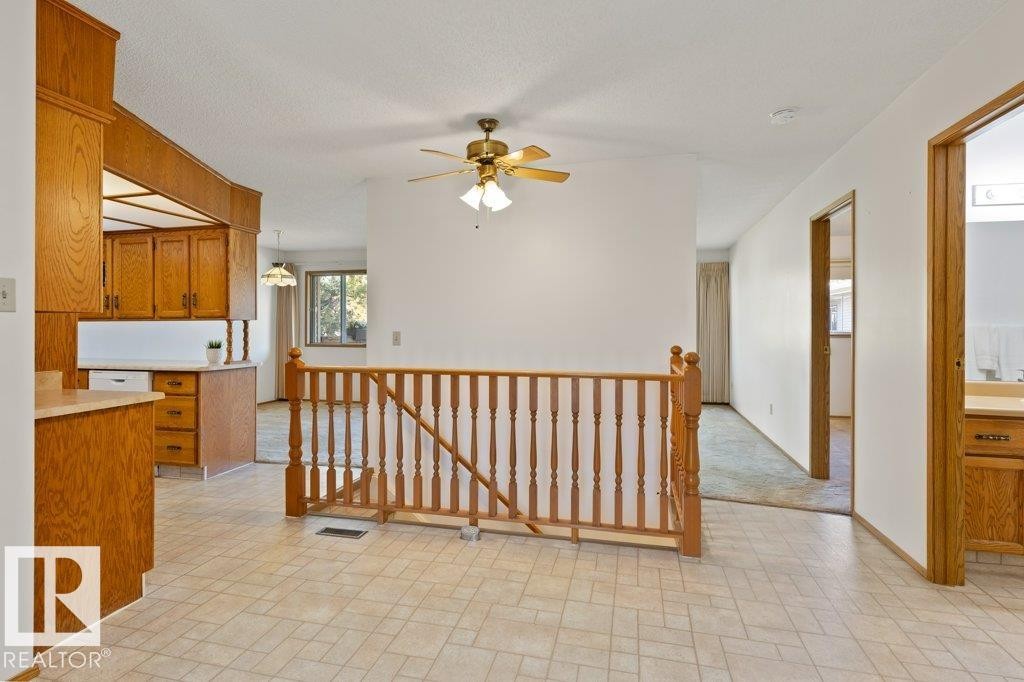 Edmonton, AB - Indoor Photo Showing Other Room