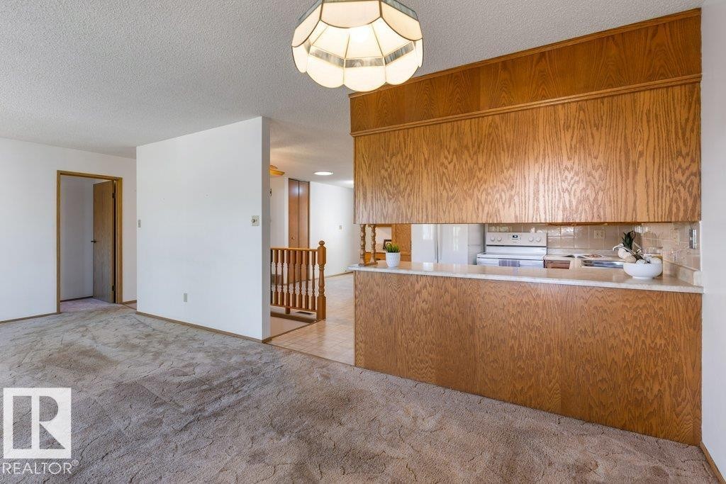 Edmonton, AB - Indoor Photo Showing Kitchen