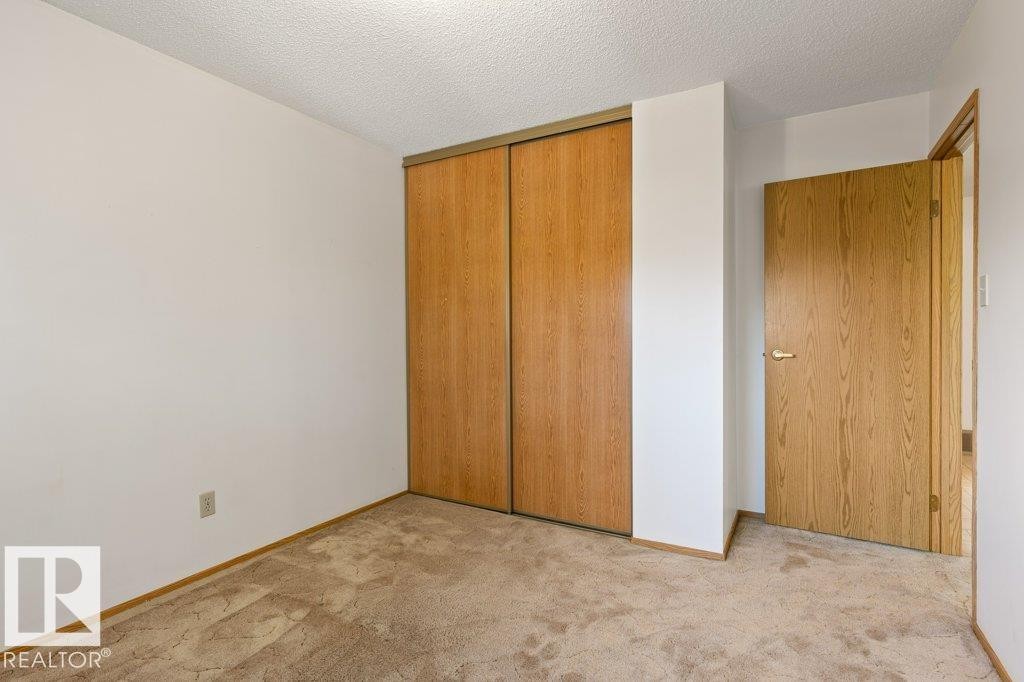 Edmonton, AB - Indoor Photo Showing Other Room