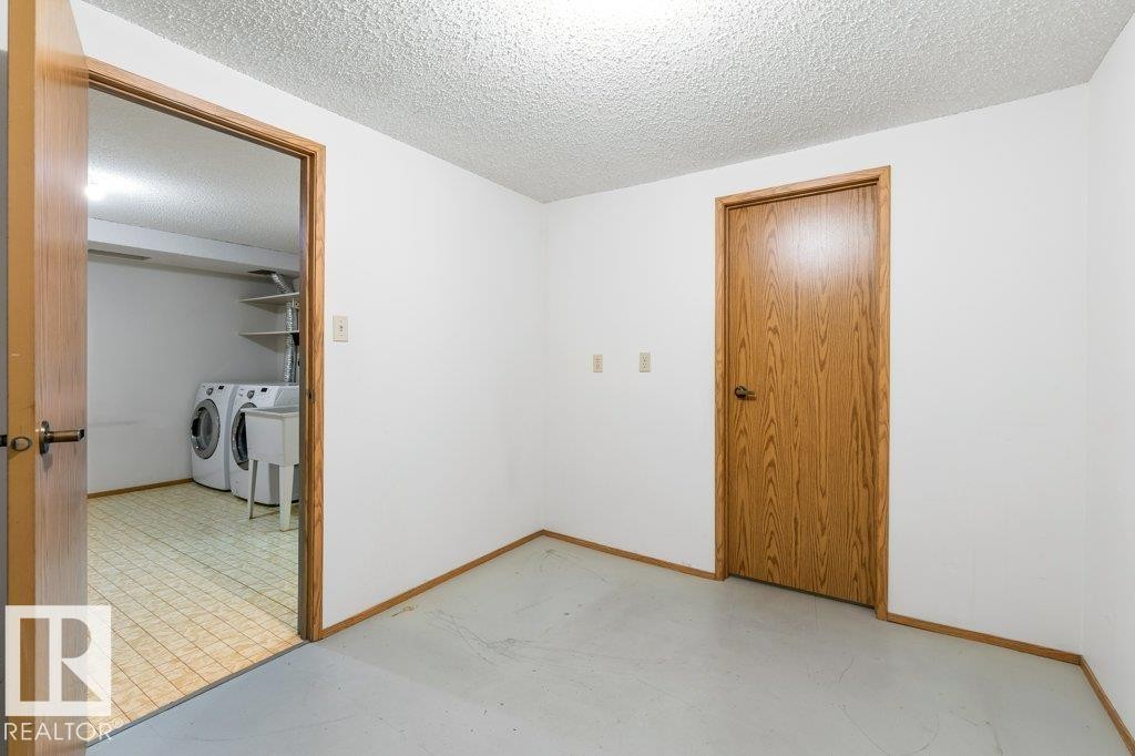 Edmonton, AB - Indoor Photo Showing Laundry Room