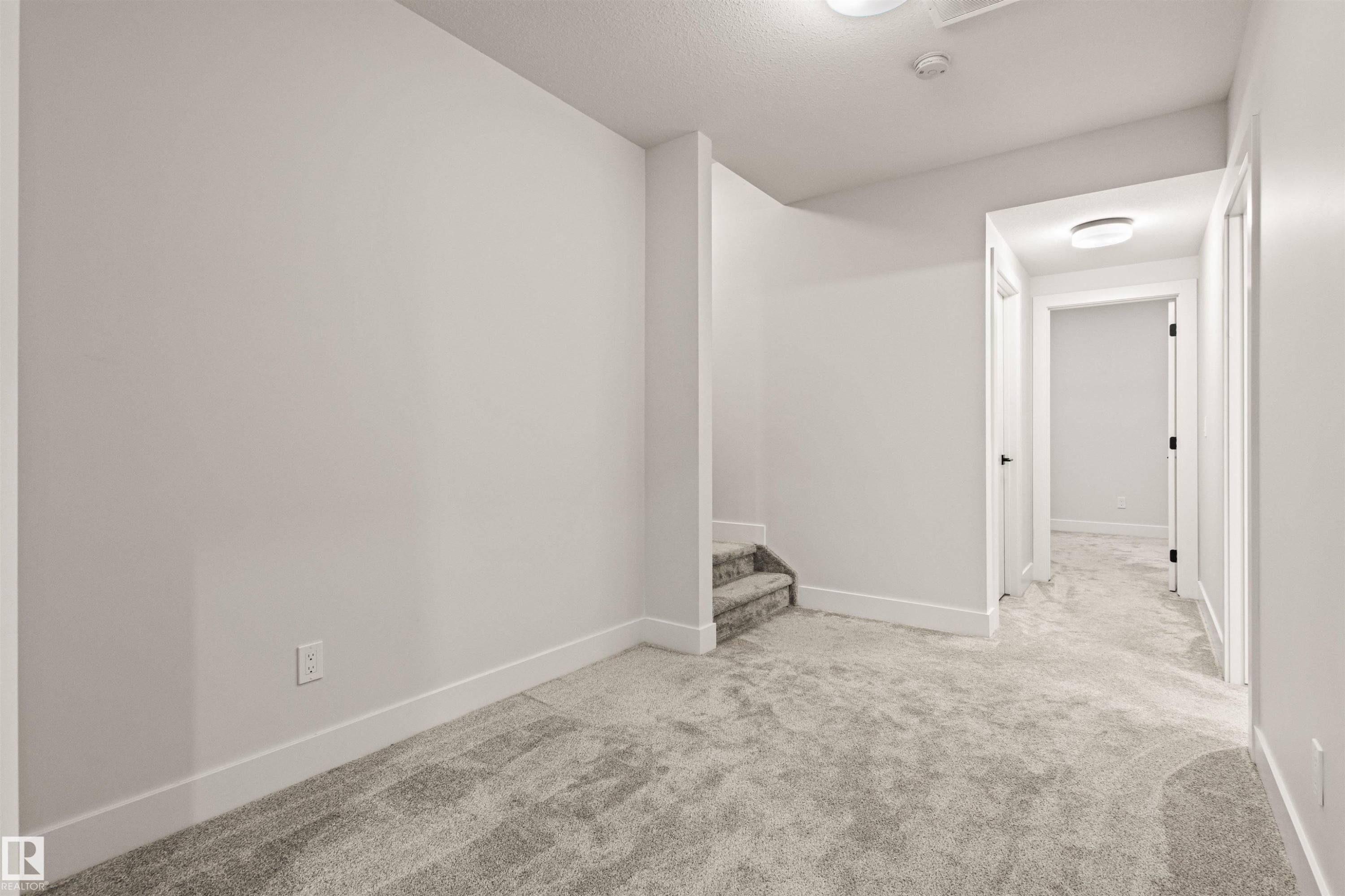 2-8343 Saskatchewan Drive, Edmonton, AB - Indoor Photo Showing Other Room