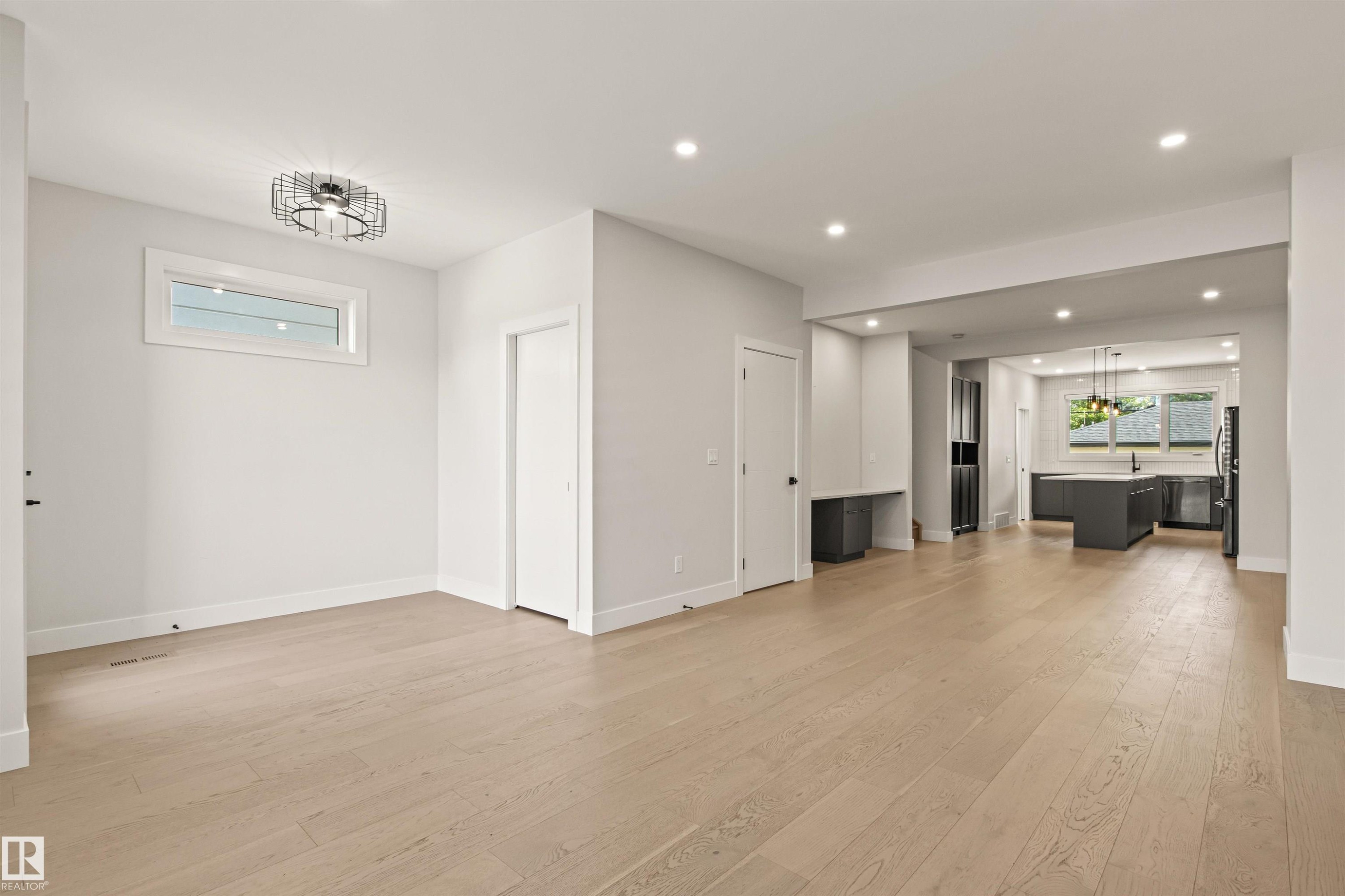 2-8343 Saskatchewan Drive, Edmonton, AB - Indoor Photo Showing Other Room