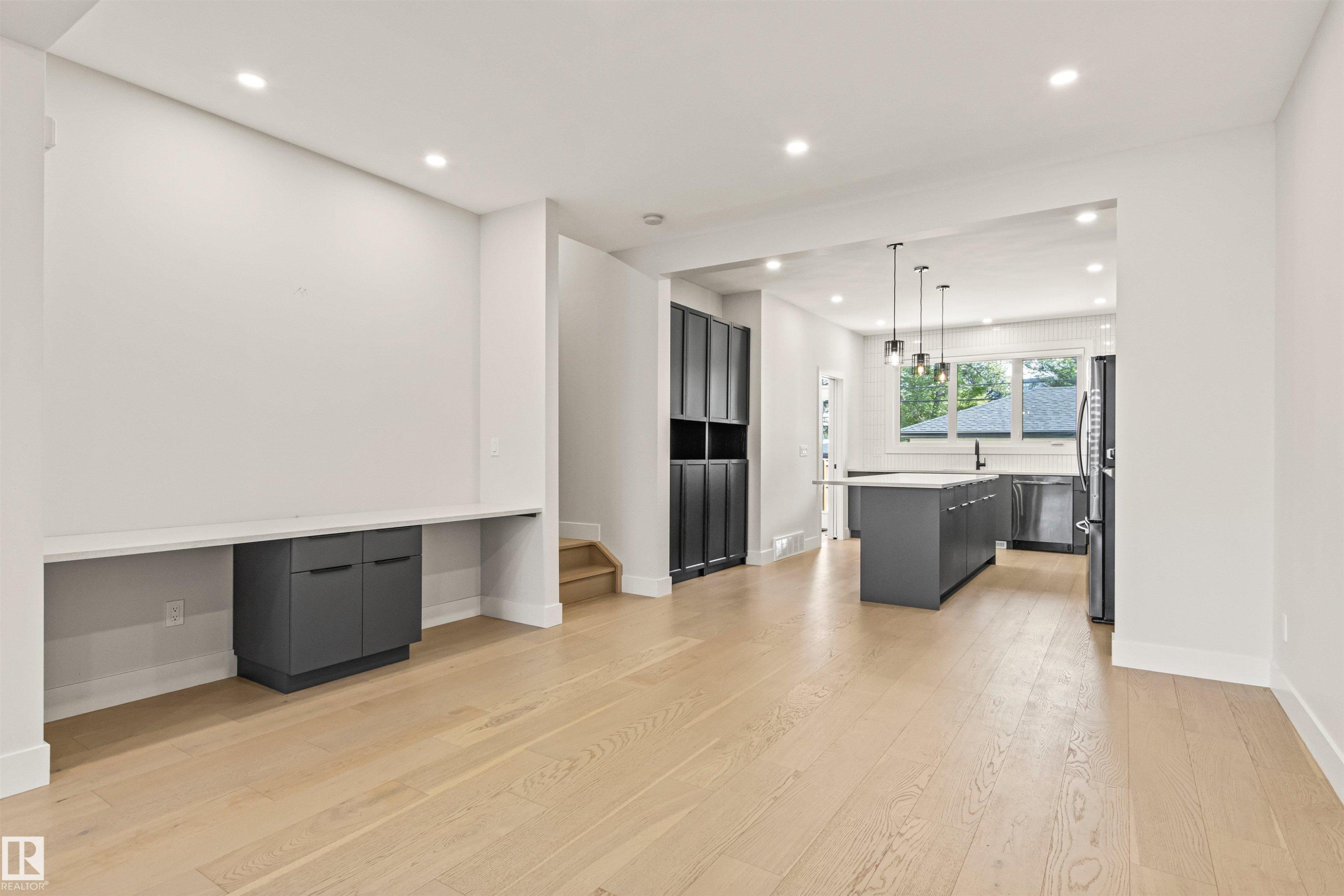 2-8343 Saskatchewan Drive, Edmonton, AB - Indoor Photo Showing Other Room