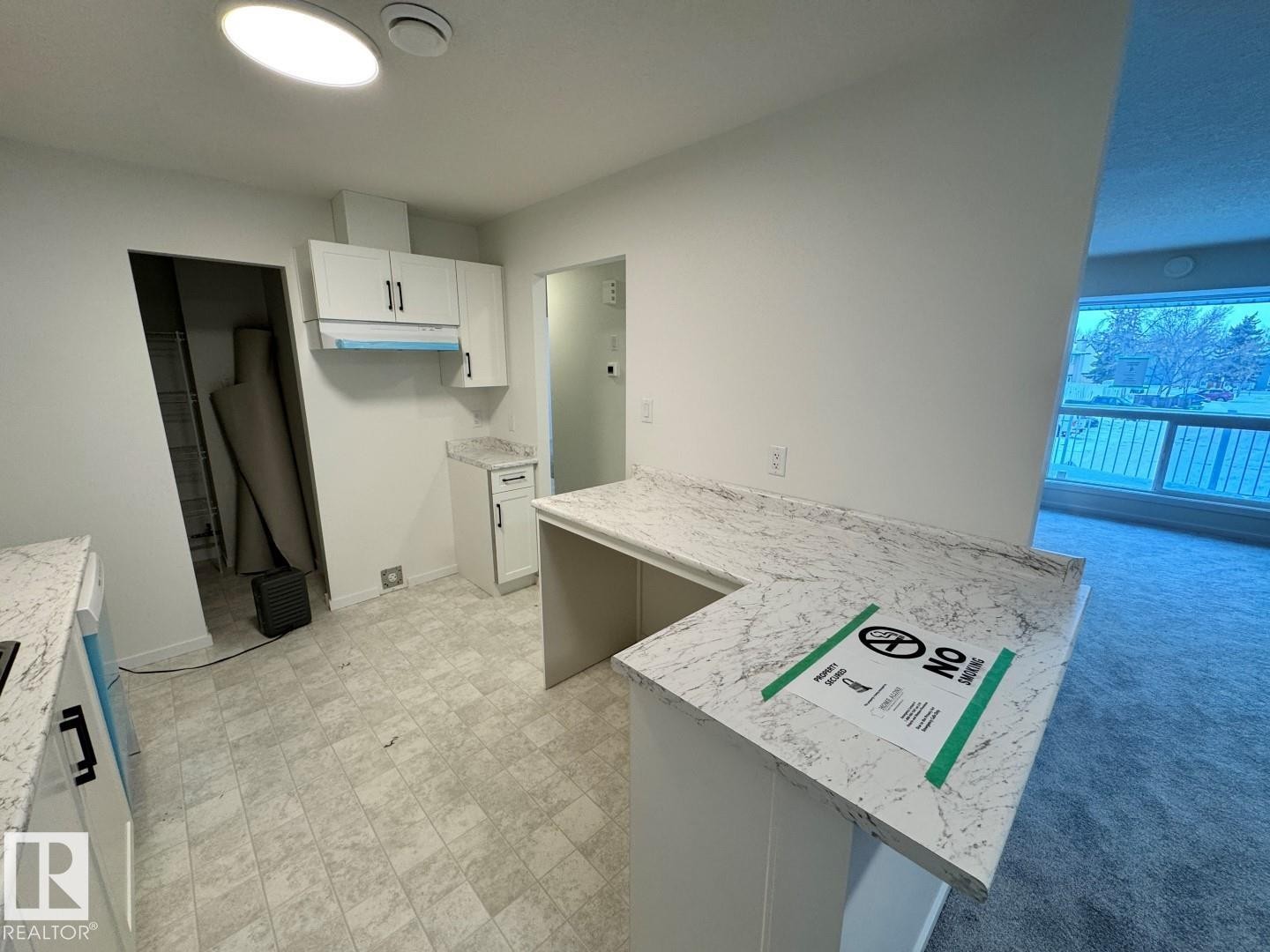 23 3111 142 Avenue, Edmonton, AB - Indoor Photo Showing Kitchen