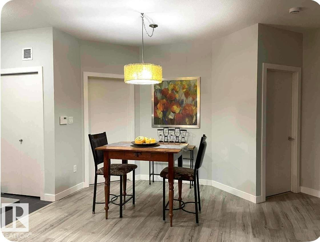 107 10611 117 Street, Edmonton, AB - Indoor Photo Showing Dining Room
