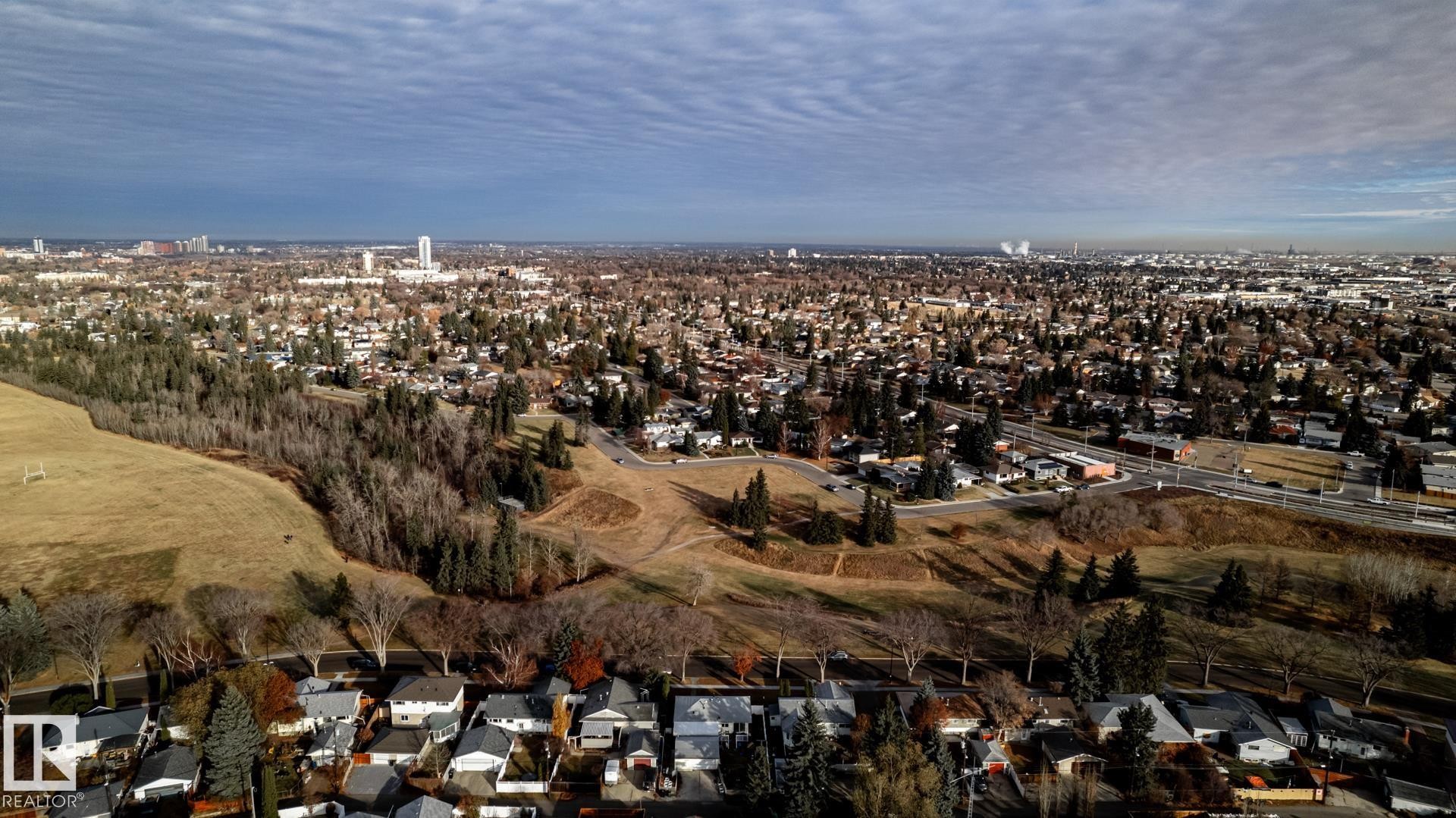 6724 84 Street, Edmonton, AB - Outdoor With View