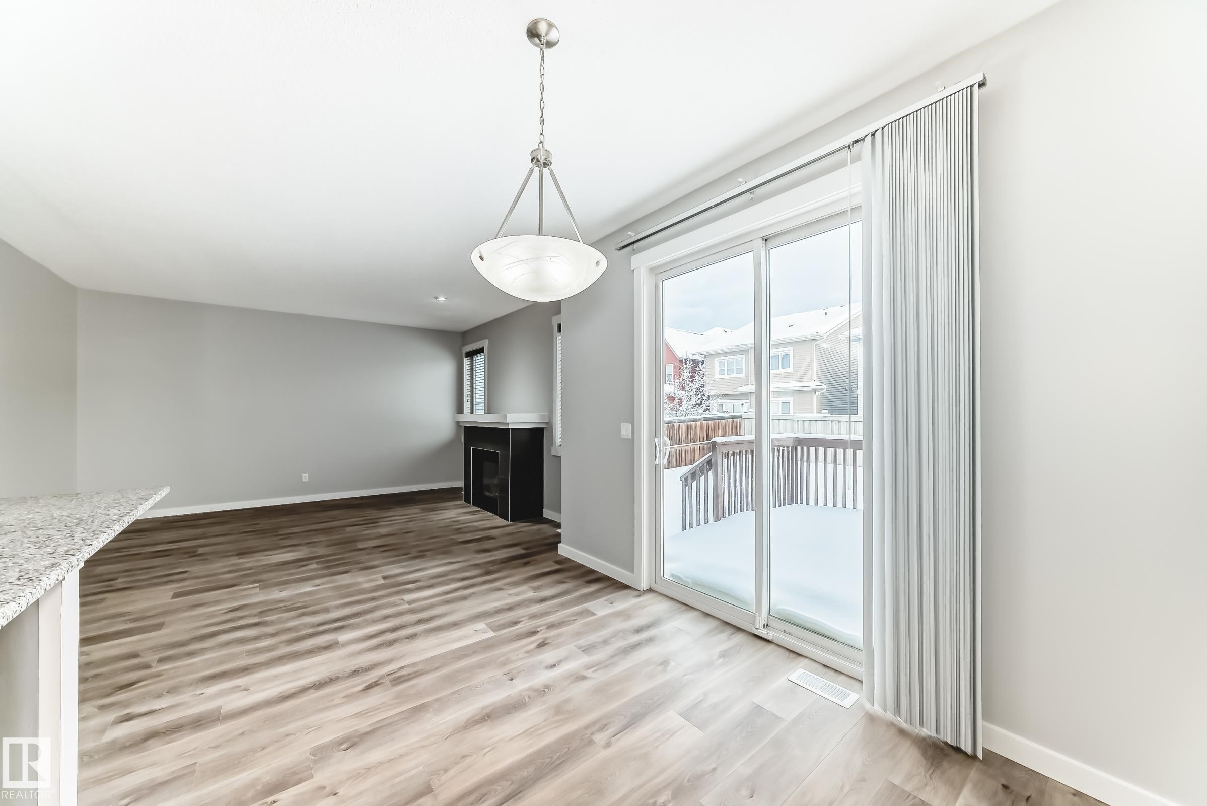 Edmonton, AB - Indoor Photo Showing Other Room