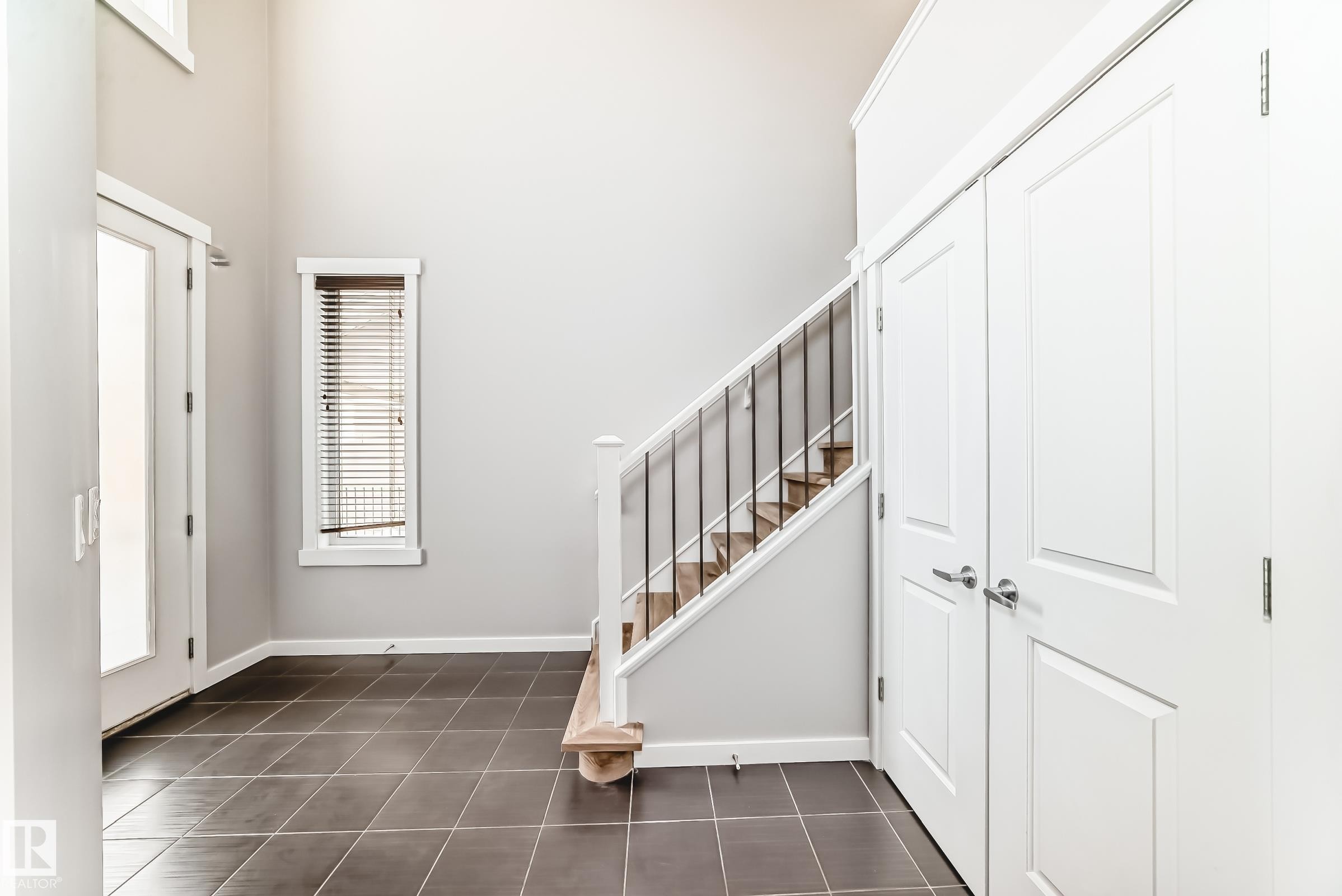 Edmonton, AB - Indoor Photo Showing Other Room