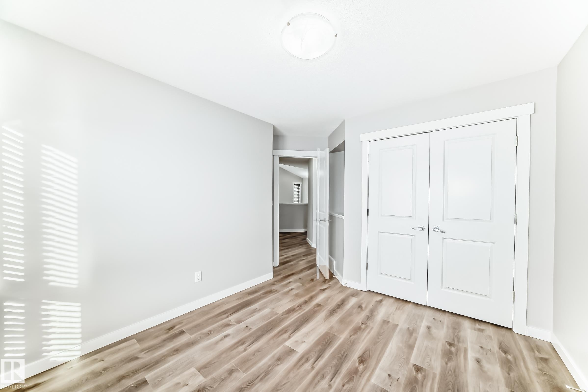 Edmonton, AB - Indoor Photo Showing Other Room
