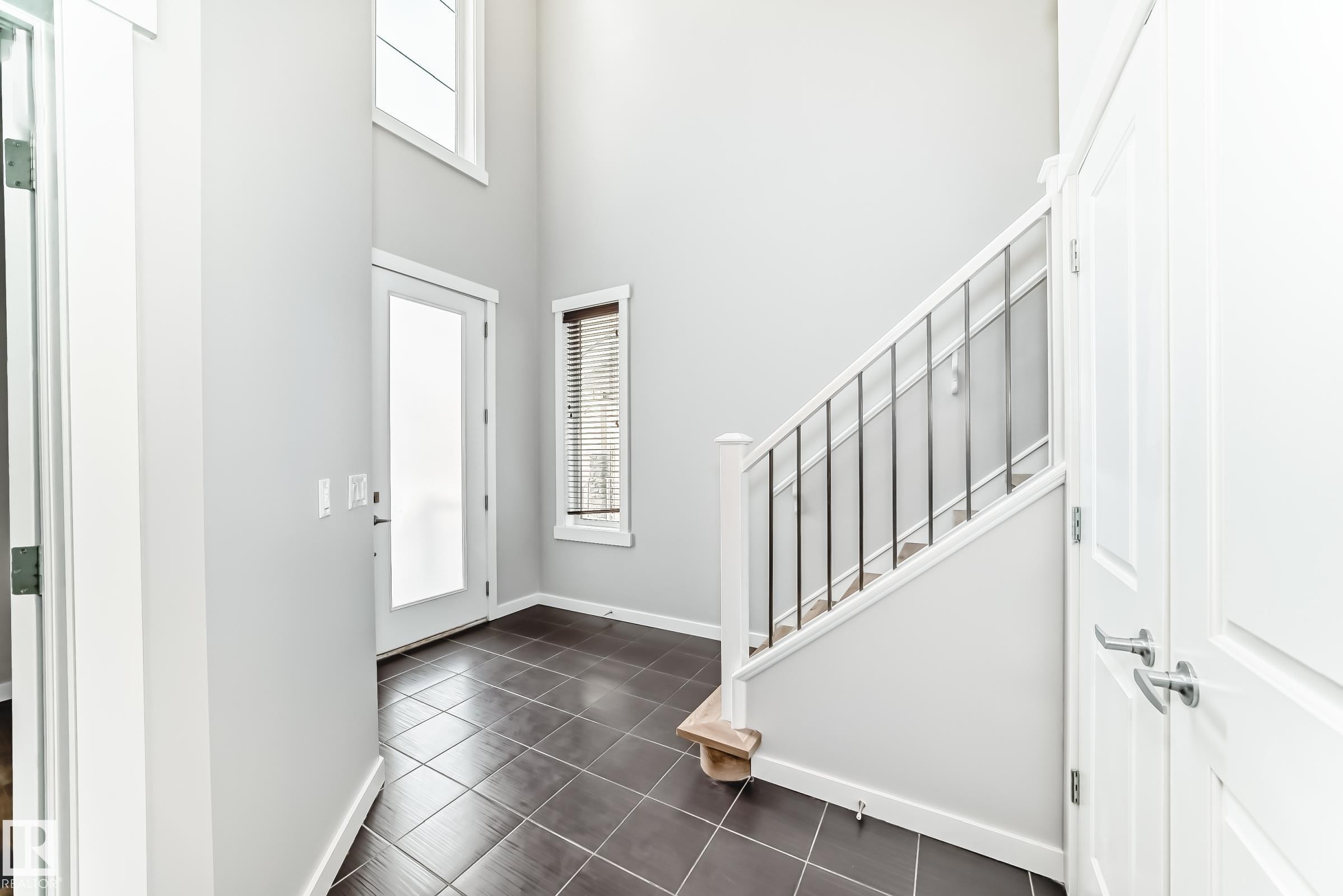 Edmonton, AB - Indoor Photo Showing Other Room