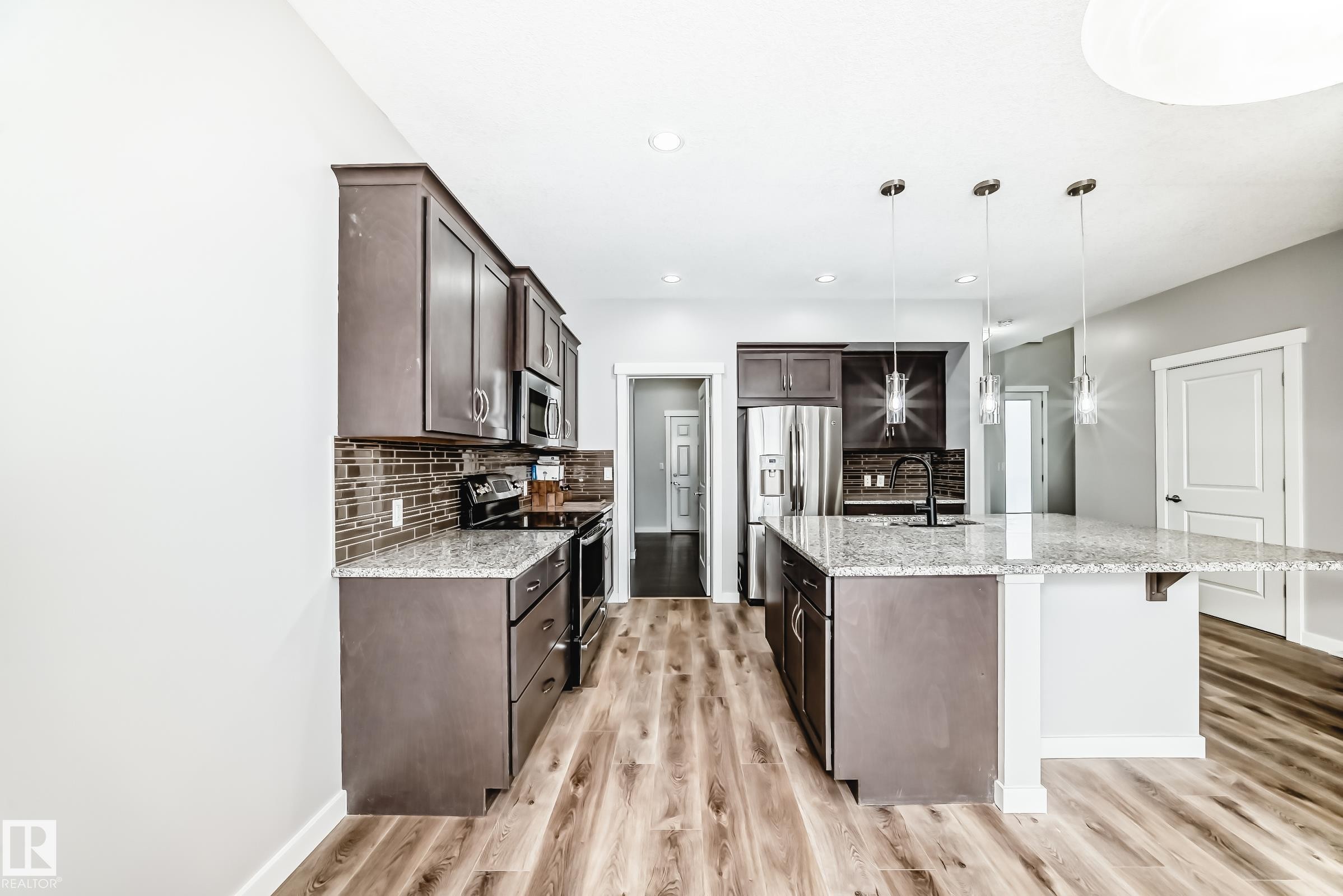 Edmonton, AB - Indoor Photo Showing Kitchen With Upgraded Kitchen