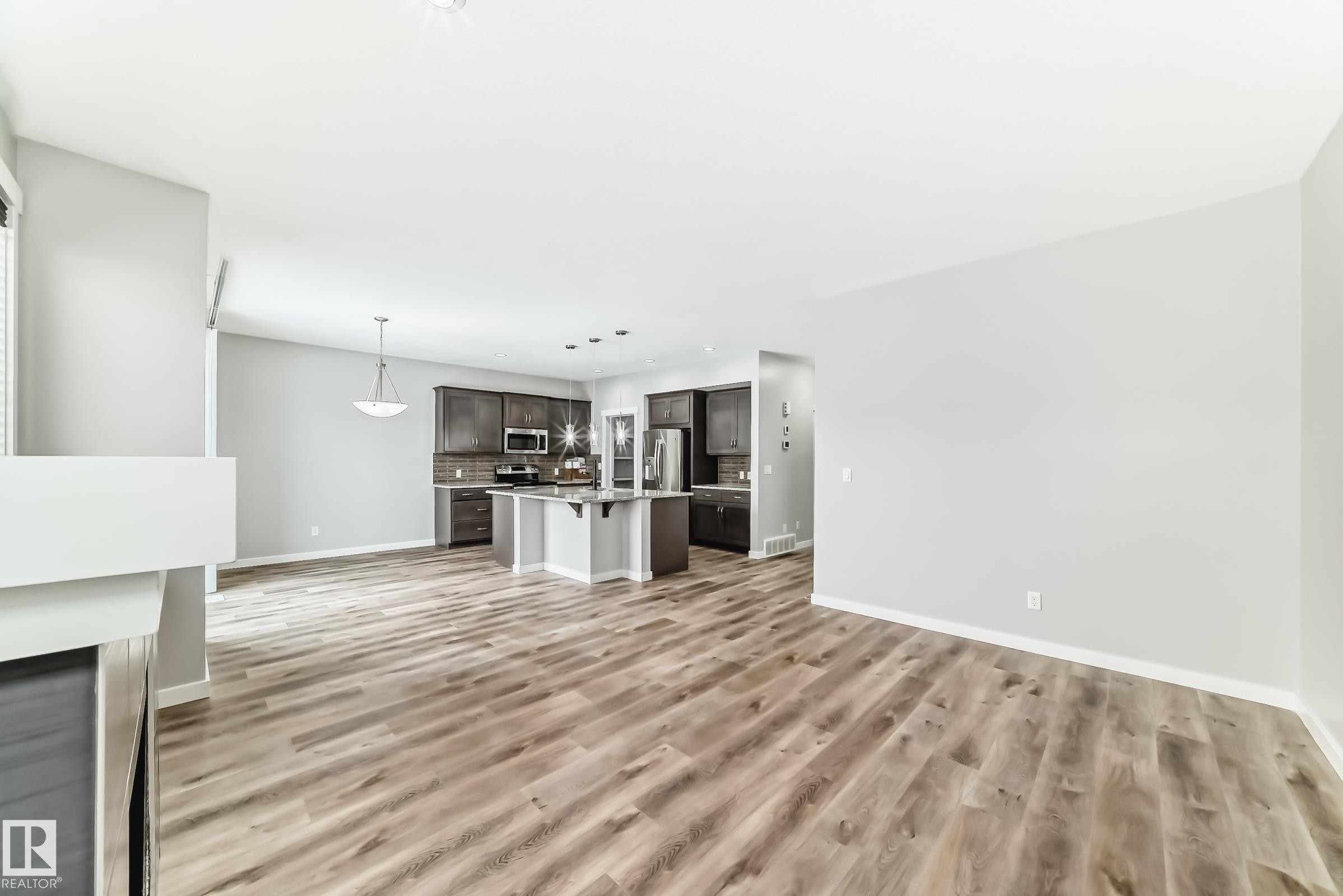 Edmonton, AB - Indoor