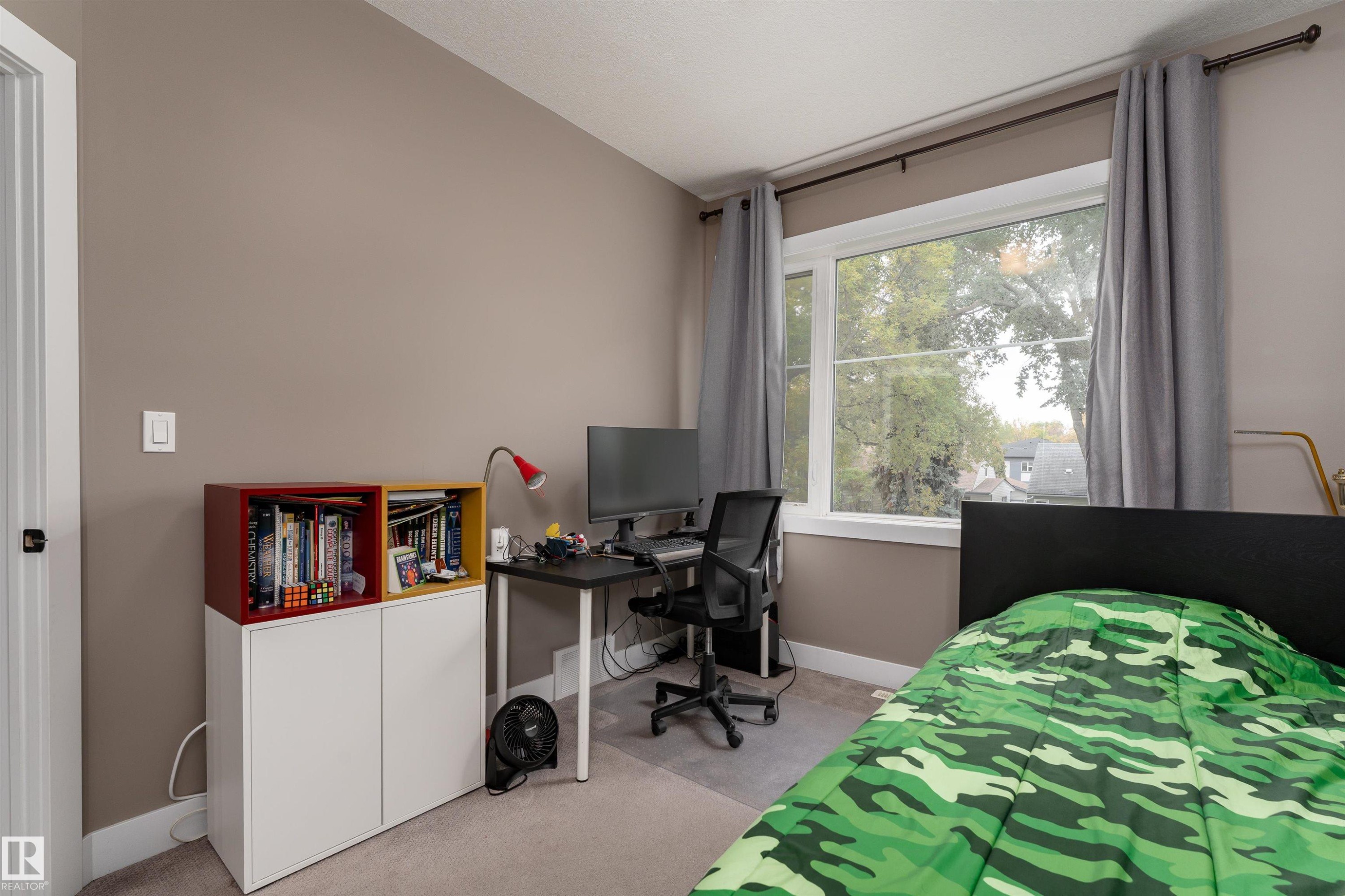 10706 67 Avenue, Edmonton, AB - Indoor