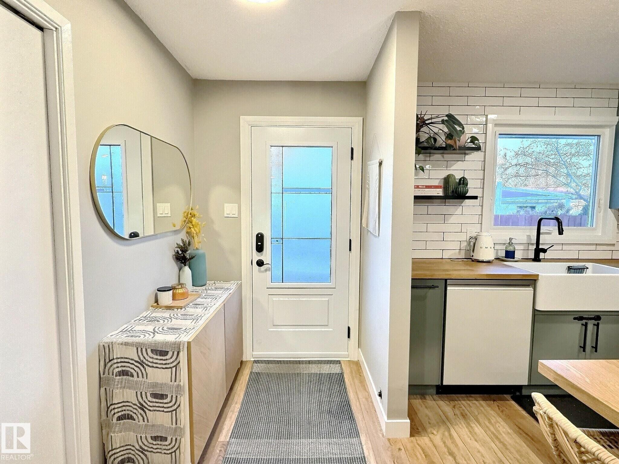 17119 82 Avenue, Edmonton, AB - Indoor