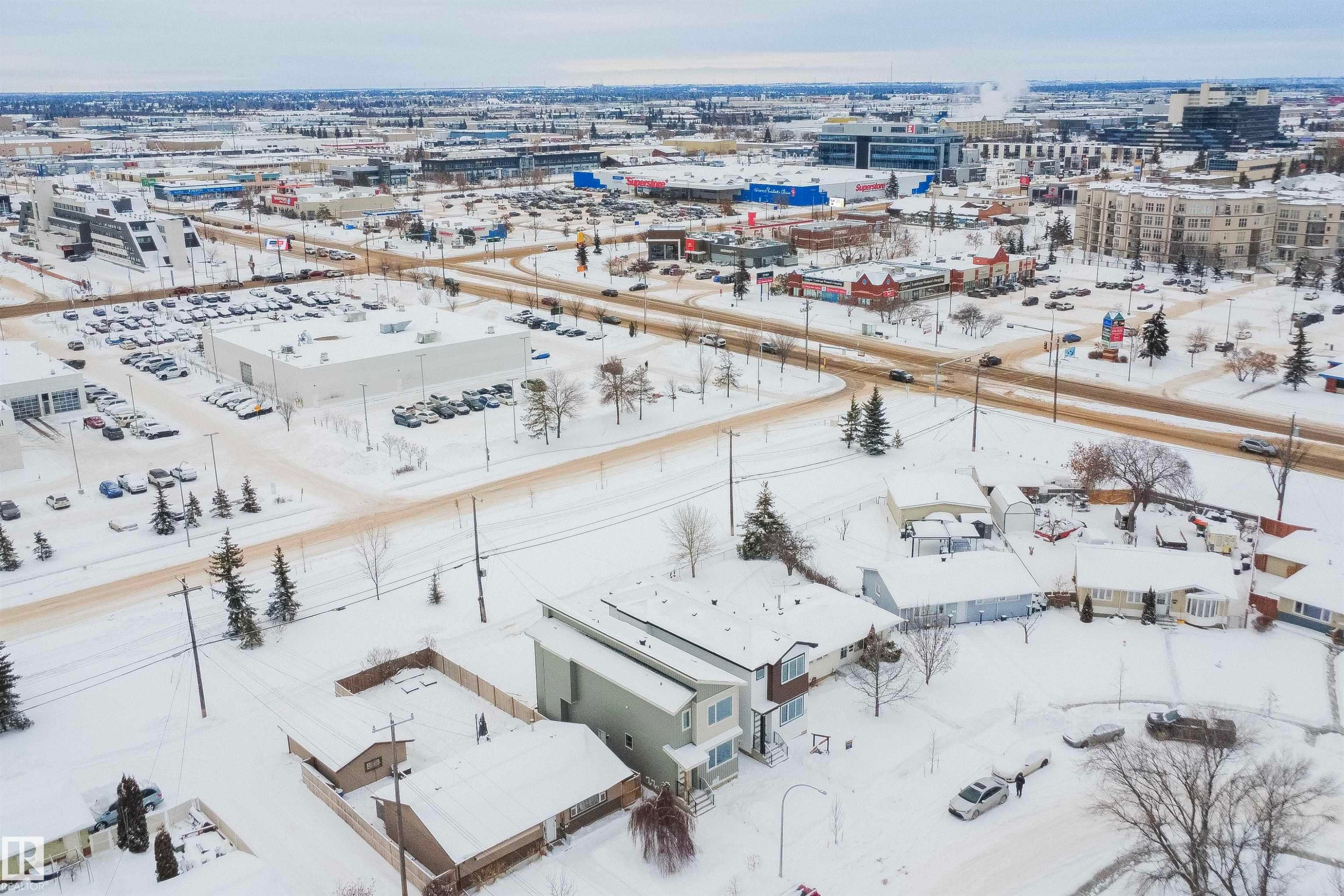 5211 104A Street Nw, Edmonton, AB - Outdoor With View