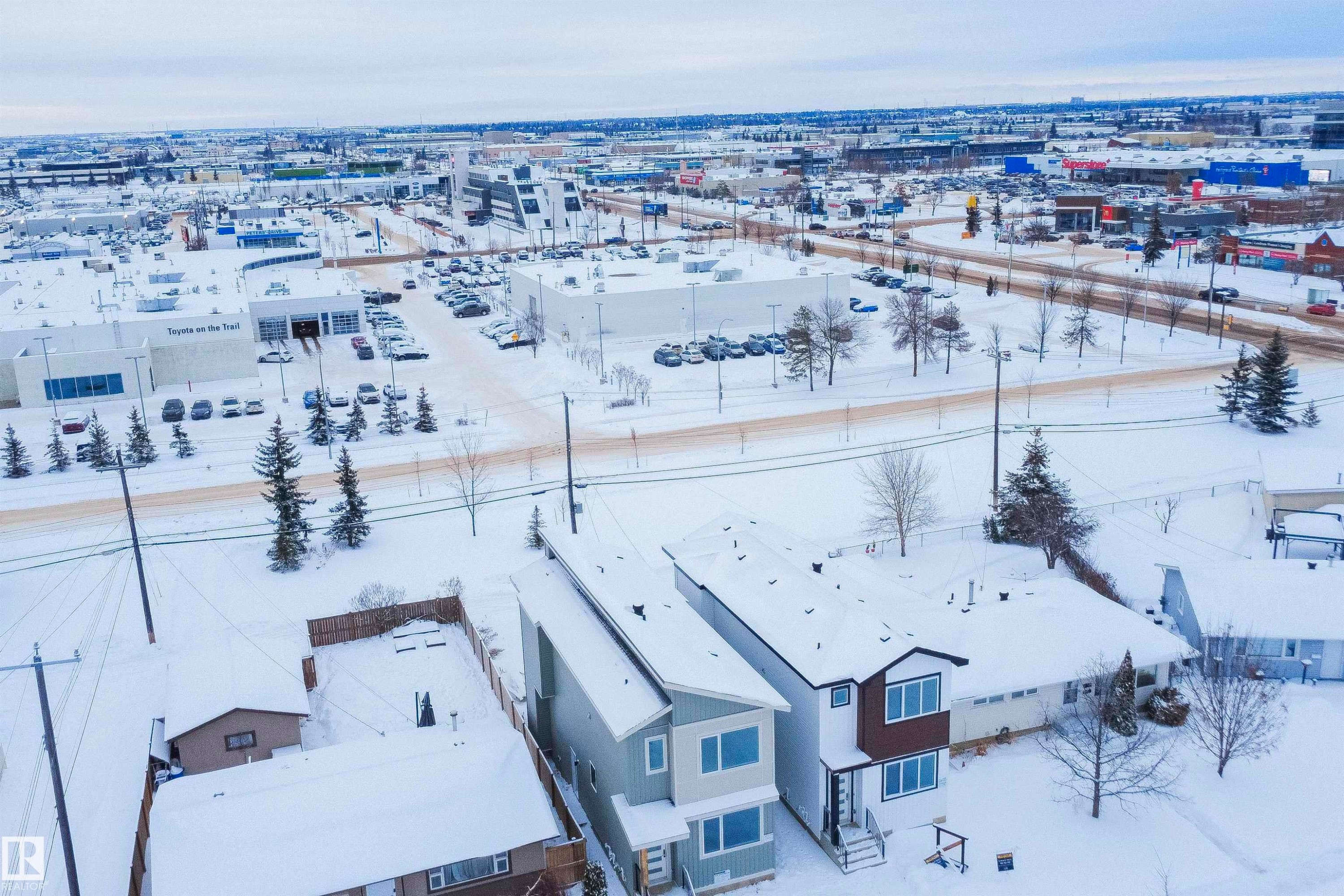 5211 104A Street Nw, Edmonton, AB - Outdoor With View