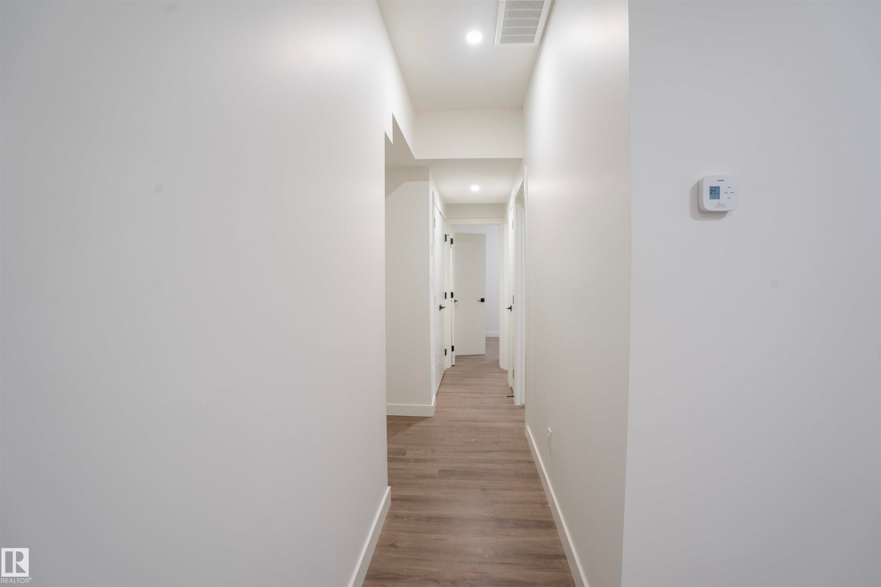 5211 104A Street Nw, Edmonton, AB - Indoor Photo Showing Other Room