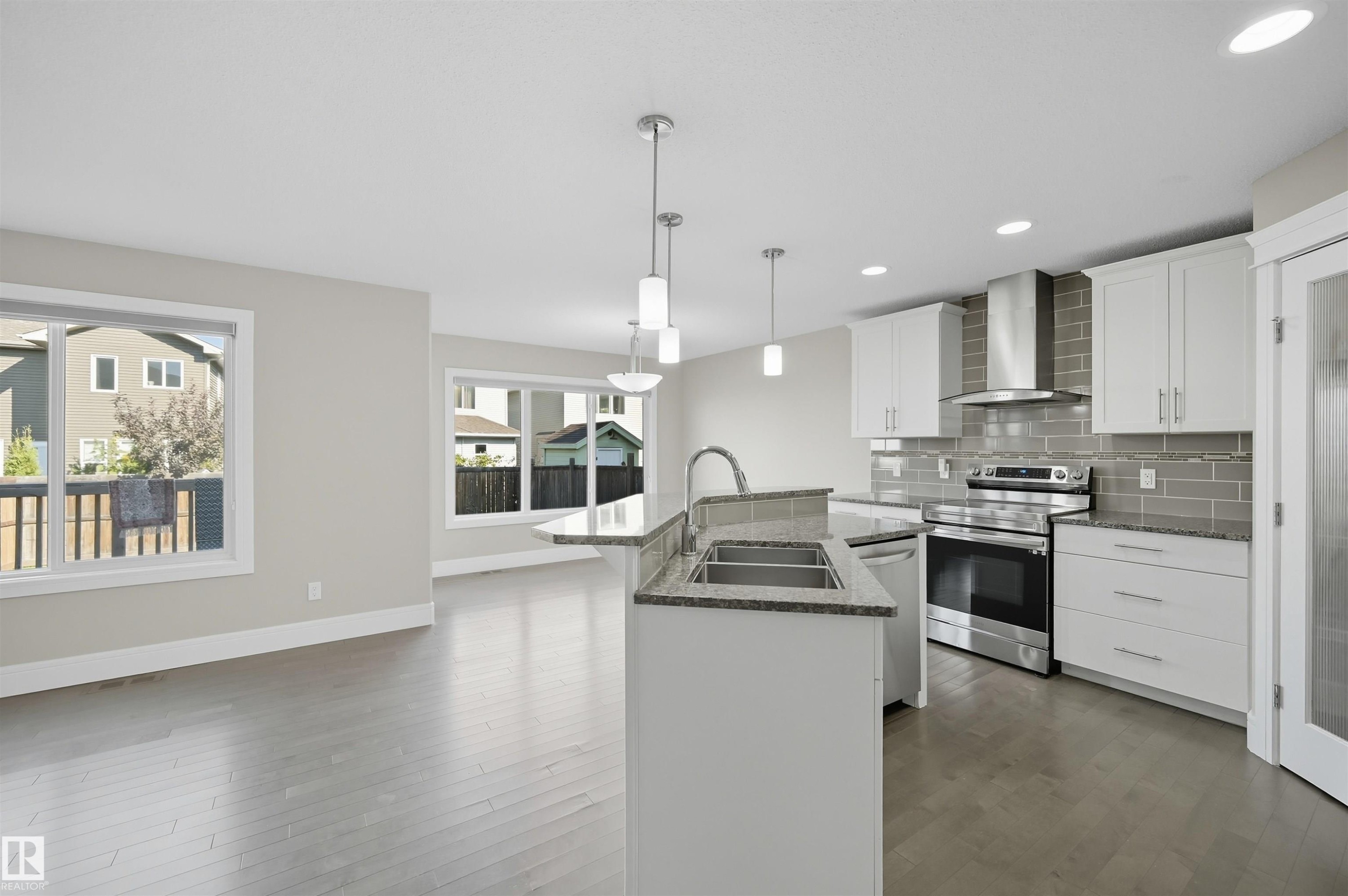 7122 Armour Link, Edmonton, AB - Indoor Photo Showing Kitchen With Double Sink With Upgraded Kitchen