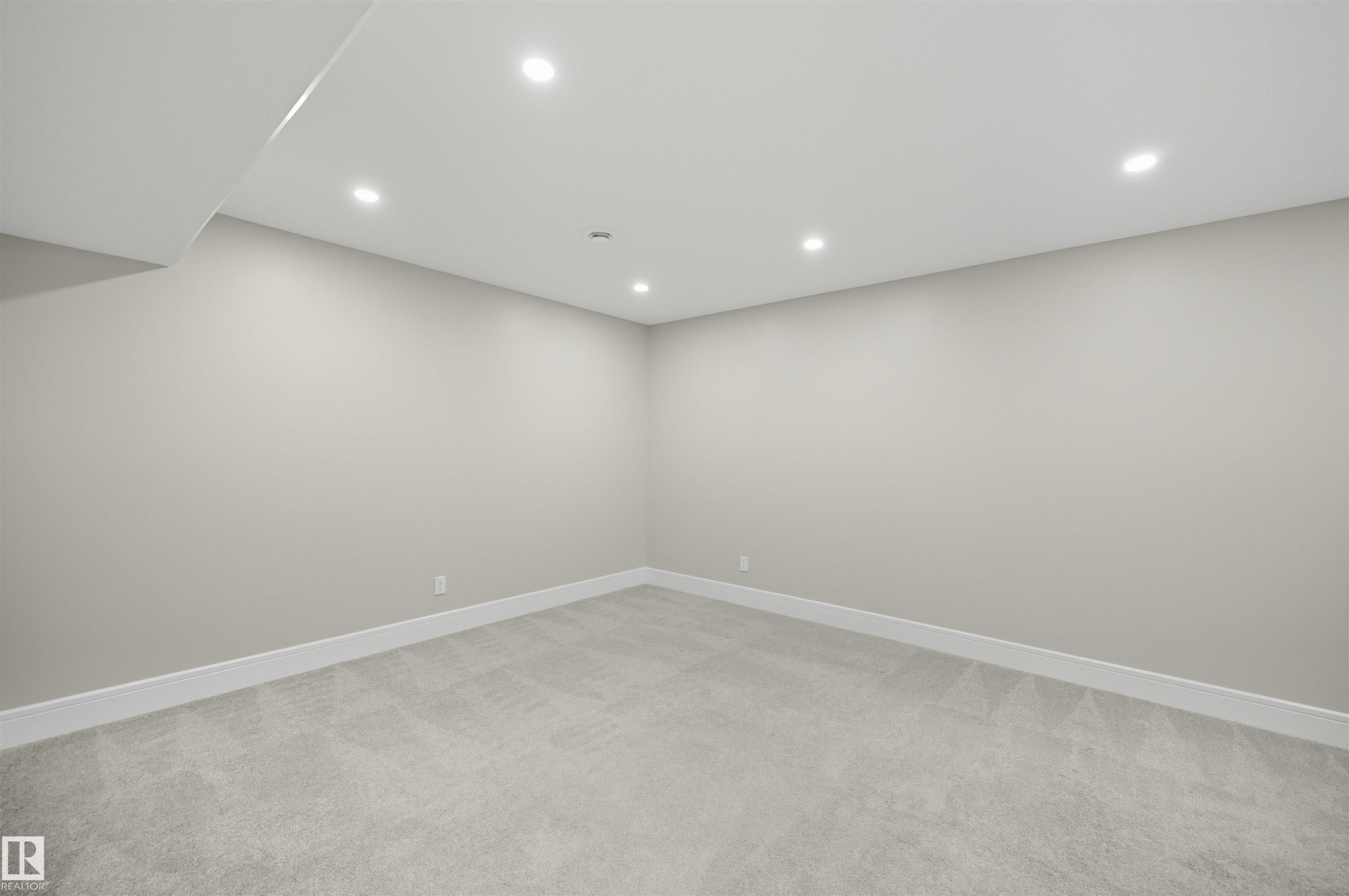 7122 Armour Link, Edmonton, AB - Indoor Photo Showing Other Room