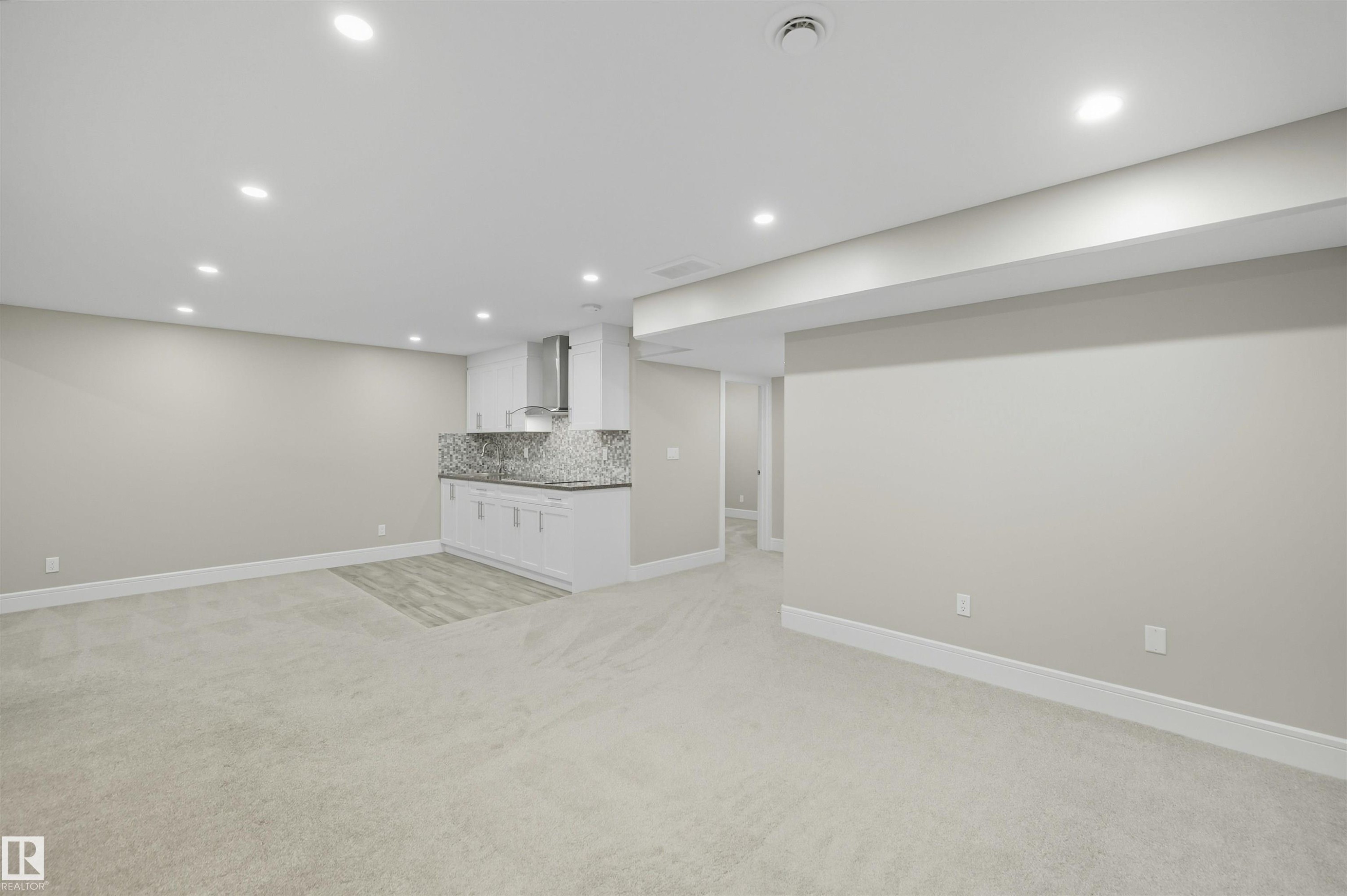 7122 Armour Link, Edmonton, AB - Indoor Photo Showing Other Room