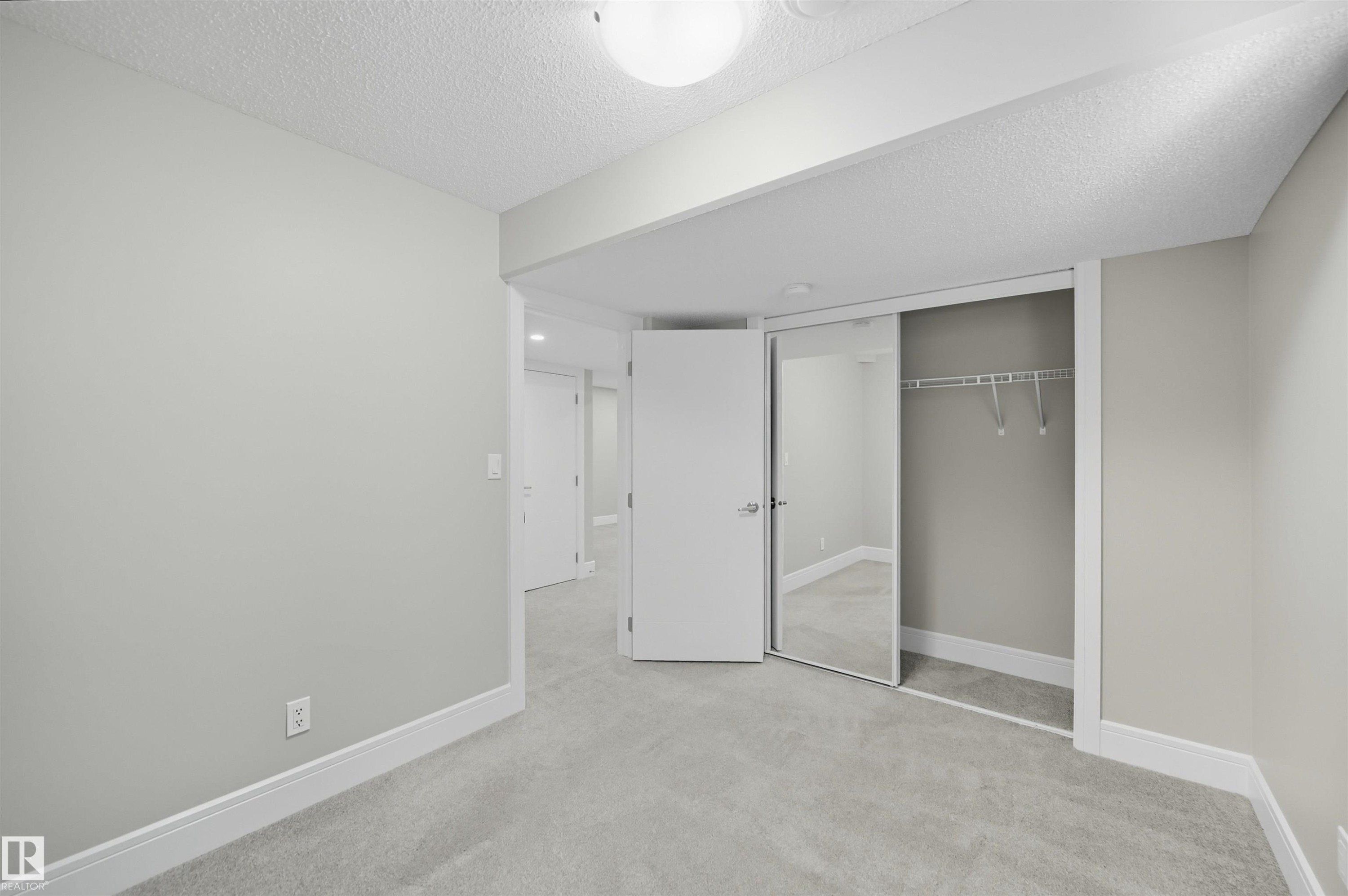 7122 Armour Link, Edmonton, AB - Indoor Photo Showing Other Room