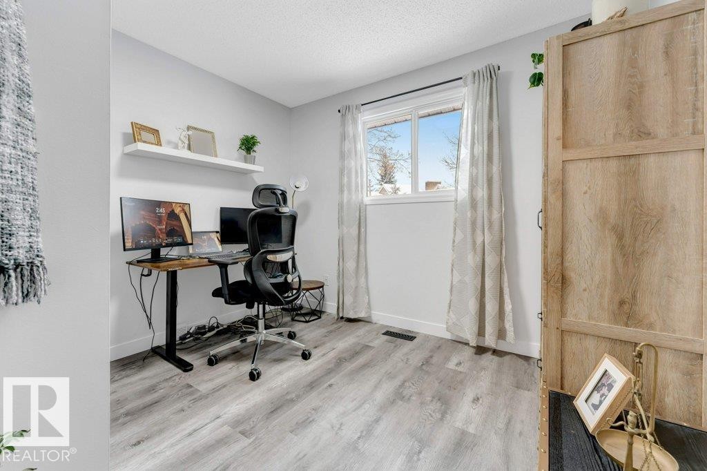 18010 96 Ave, Edmonton, AB - Indoor Photo Showing Office