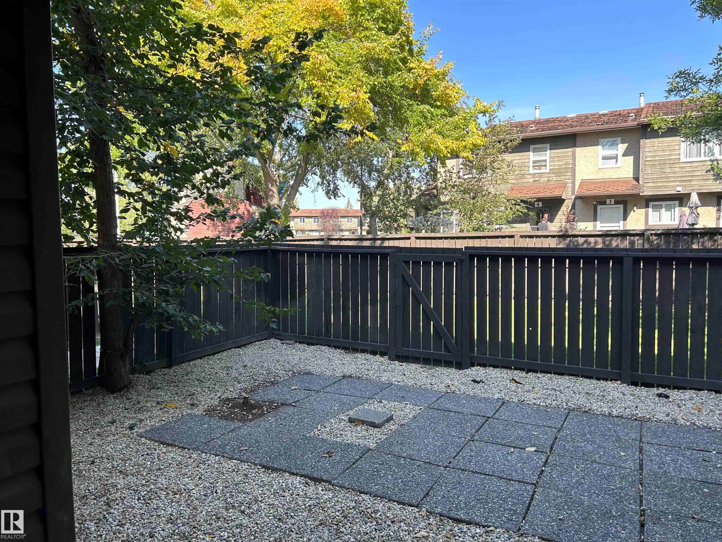 18010 96 Ave, Edmonton, AB - Outdoor