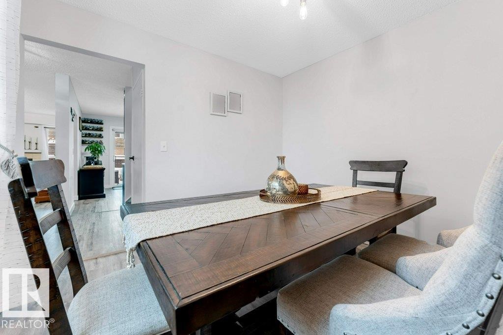 18010 96 Ave, Edmonton, AB - Indoor Photo Showing Dining Room