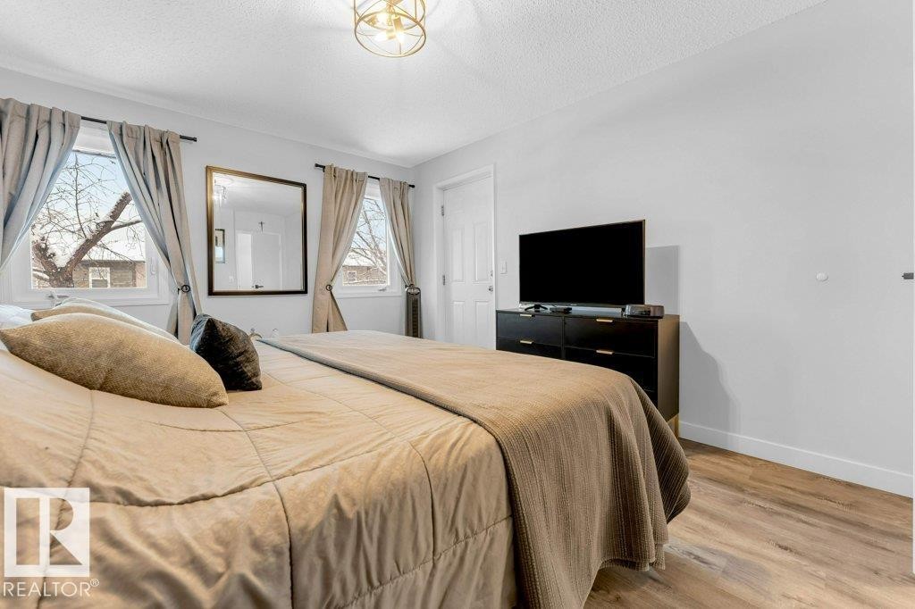 18010 96 Ave, Edmonton, AB - Indoor Photo Showing Bedroom