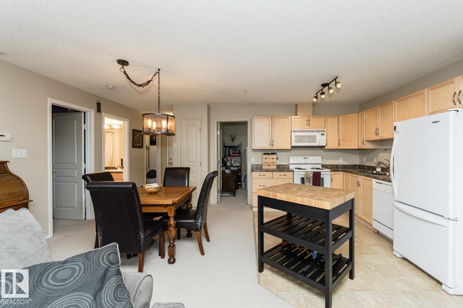 113 16035 132 Street, Edmonton, AB - Indoor Photo Showing Kitchen