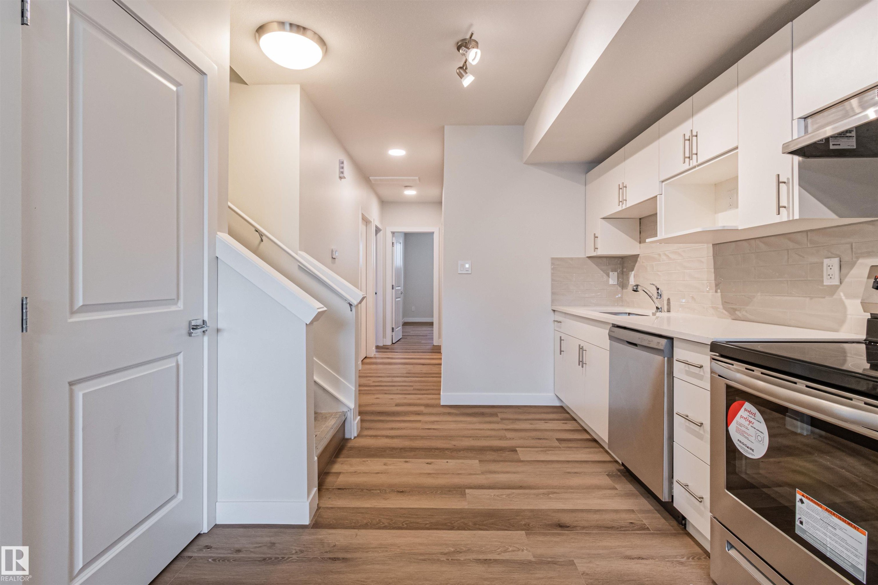 12044 79 Street, Edmonton, AB - Indoor Photo Showing Kitchen
