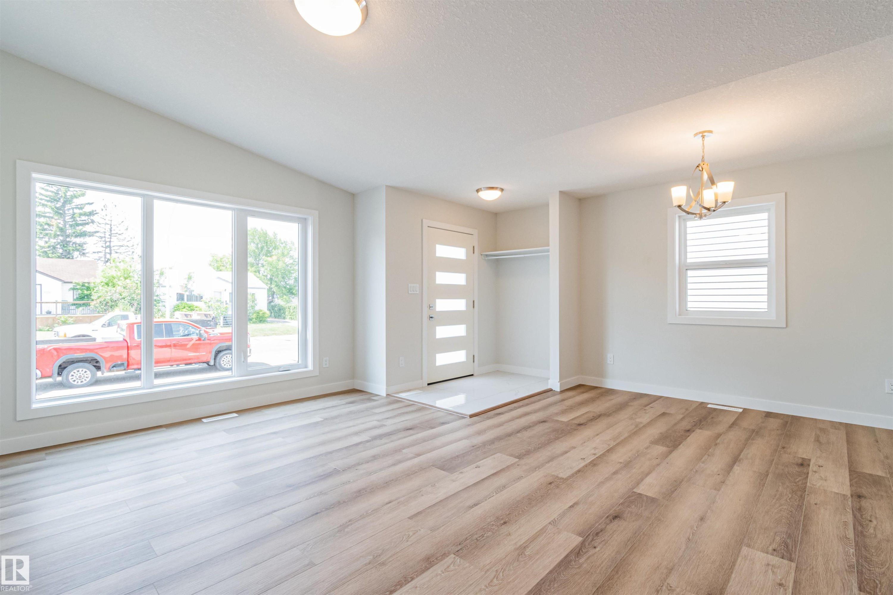 12044 79 Street, Edmonton, AB - Indoor Photo Showing Other Room