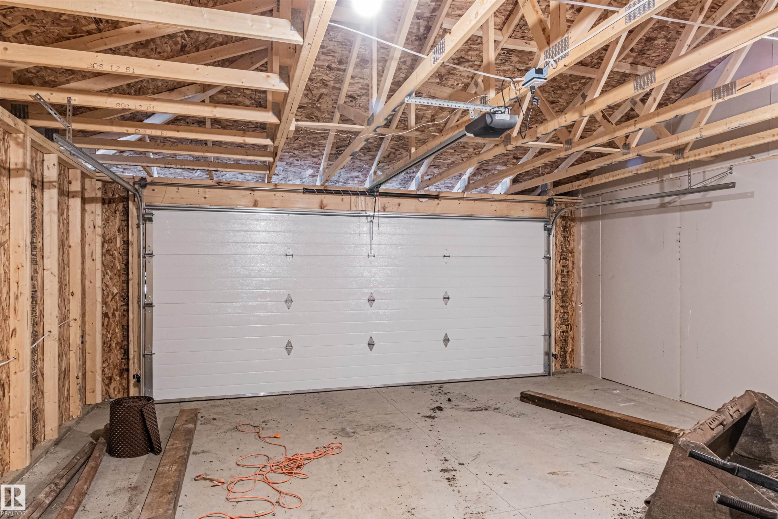 12044 79 Street, Edmonton, AB - Indoor Photo Showing Garage