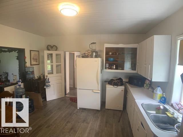 571037 Range Road 170, Rural Lamont County, AB - Indoor Photo Showing Kitchen With Double Sink
