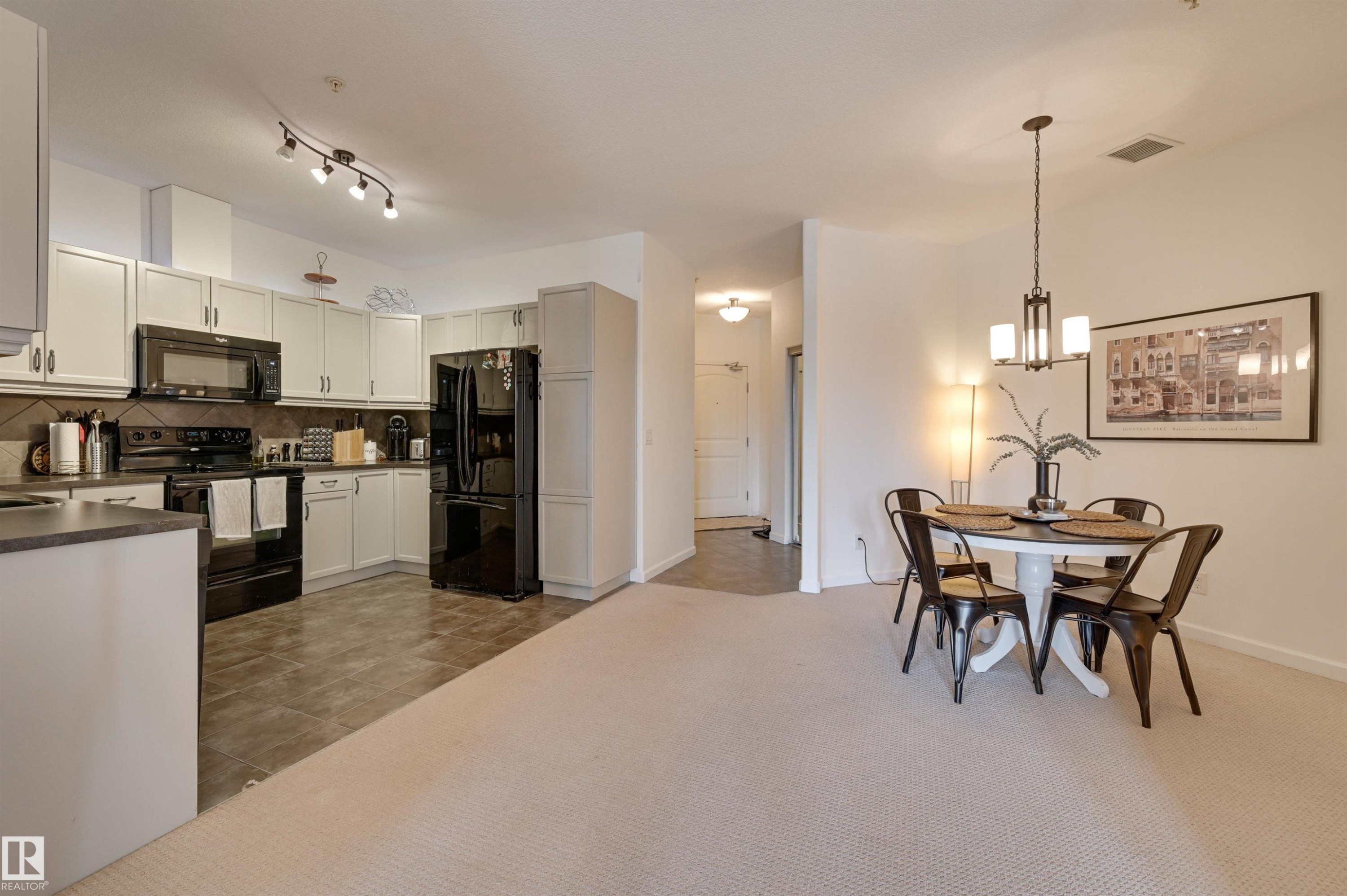 221 6083 Maynard Way, Edmonton, AB - Indoor