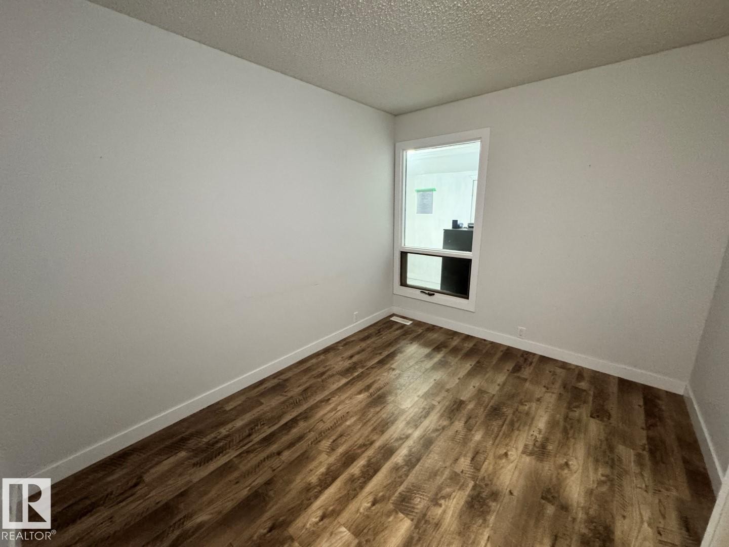 18404 66 Avenue, Edmonton, AB - Indoor Photo Showing Other Room