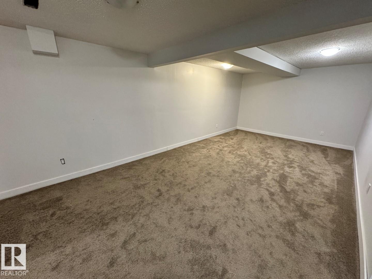 18404 66 Avenue, Edmonton, AB - Indoor