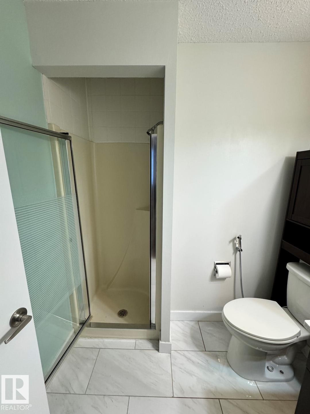 18404 66 Avenue, Edmonton, AB - Indoor Photo Showing Bathroom