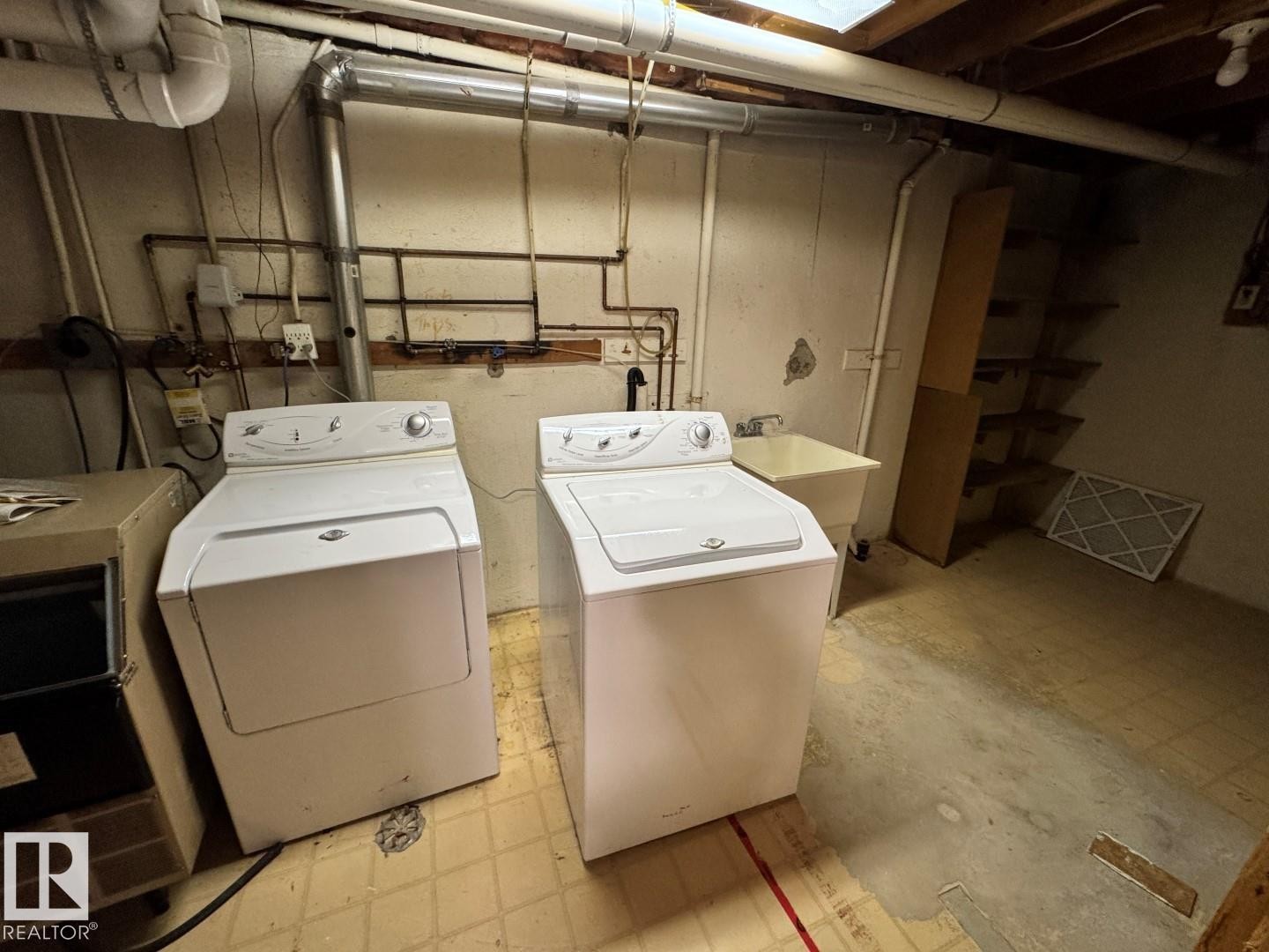18404 66 Avenue, Edmonton, AB - Indoor Photo Showing Laundry Room