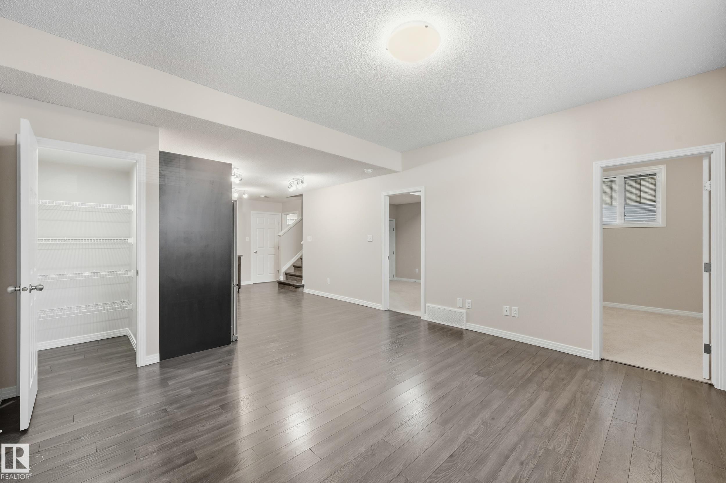 3528 Claxton Crescent, Edmonton, AB - Indoor Photo Showing Other Room