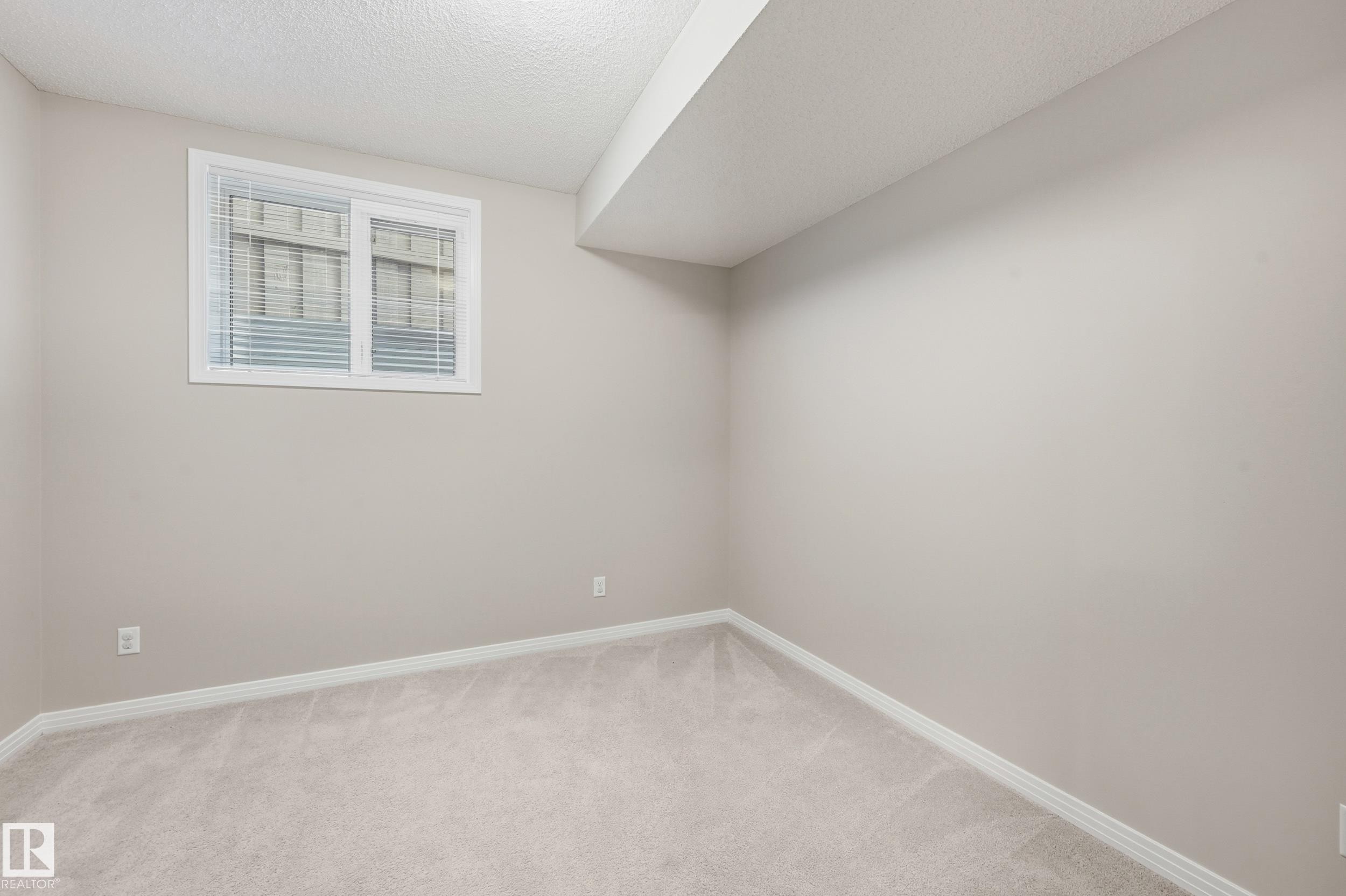 3528 Claxton Crescent, Edmonton, AB - Indoor Photo Showing Other Room