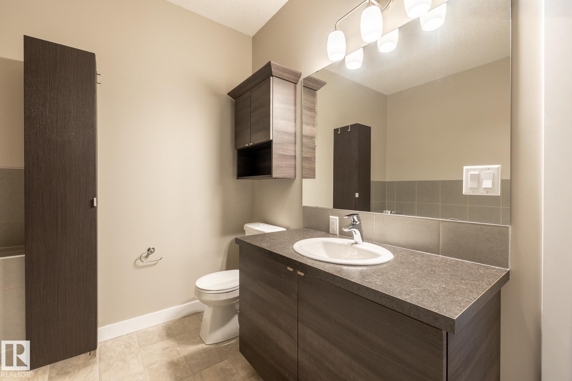 203 2590 Anderson Way, Edmonton, AB - Indoor Photo Showing Bathroom