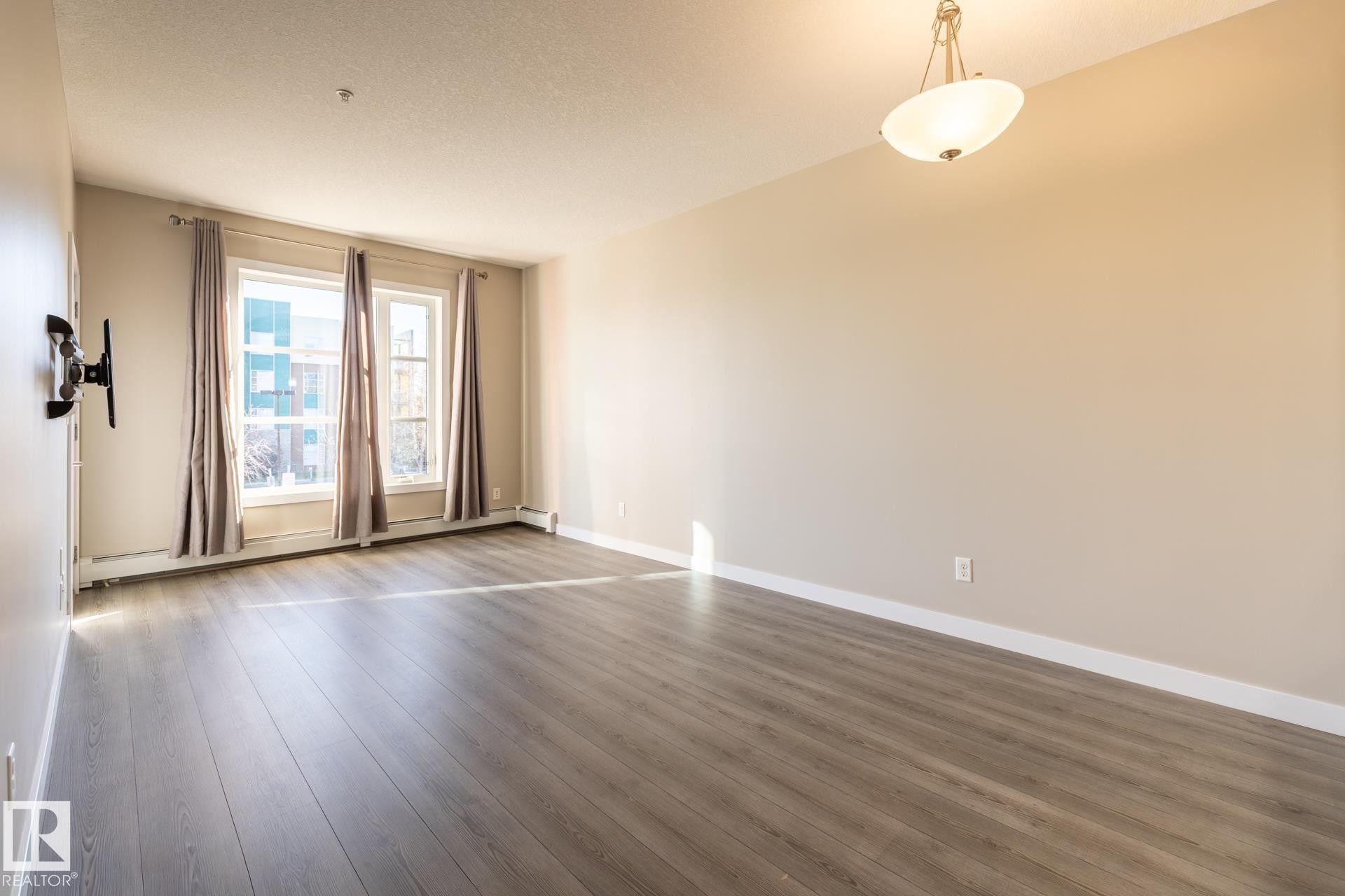 203 2590 Anderson Way, Edmonton, AB - Indoor Photo Showing Other Room