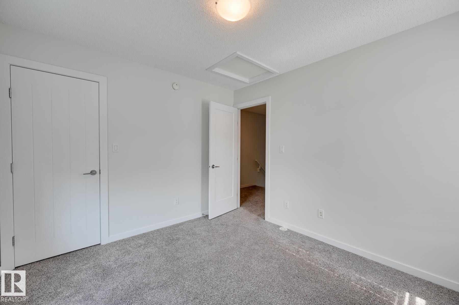 26 2215 24 Street, Edmonton, AB - Indoor Photo Showing Other Room