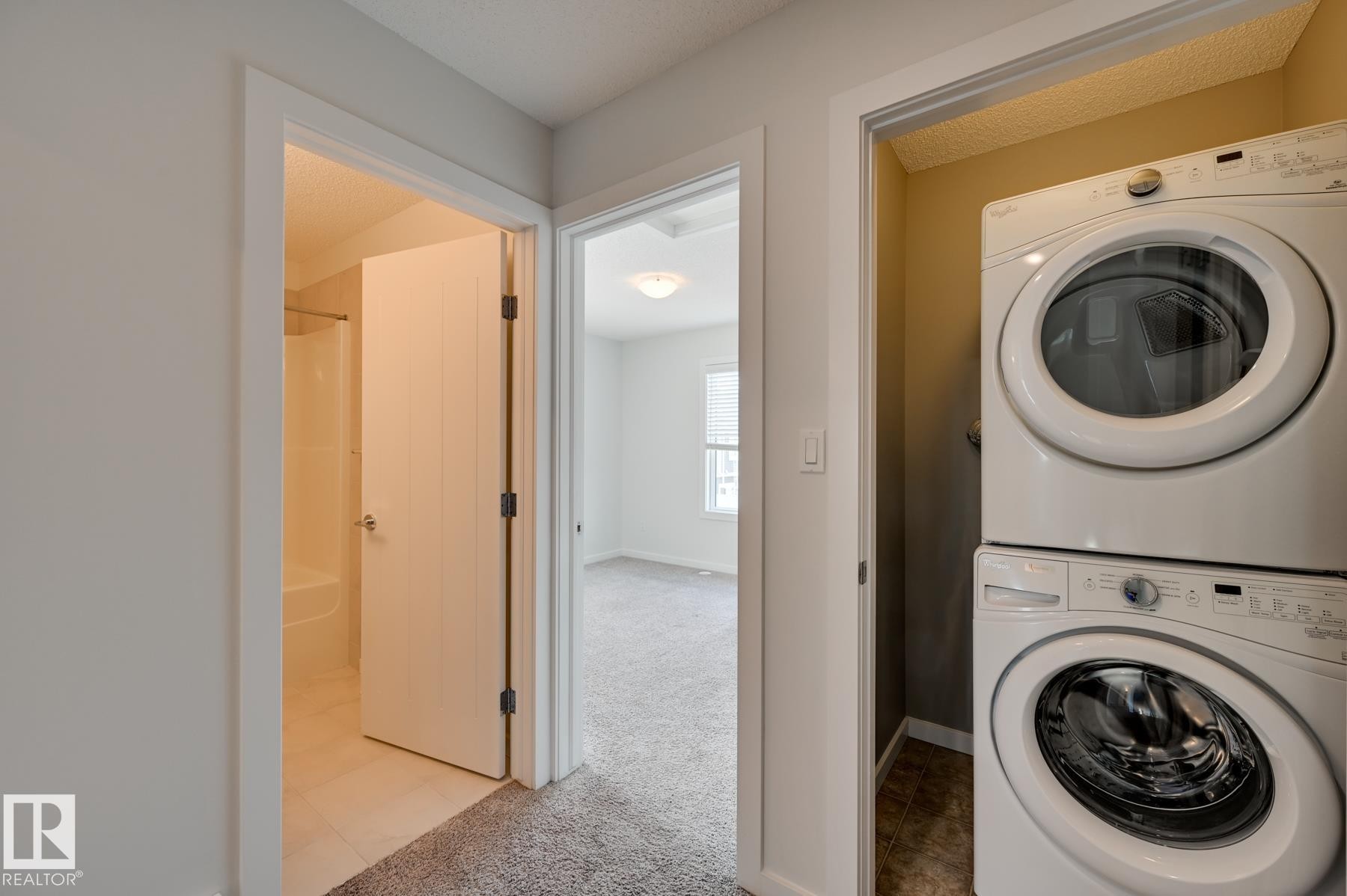 26 2215 24 Street, Edmonton, AB - Indoor Photo Showing Laundry Room