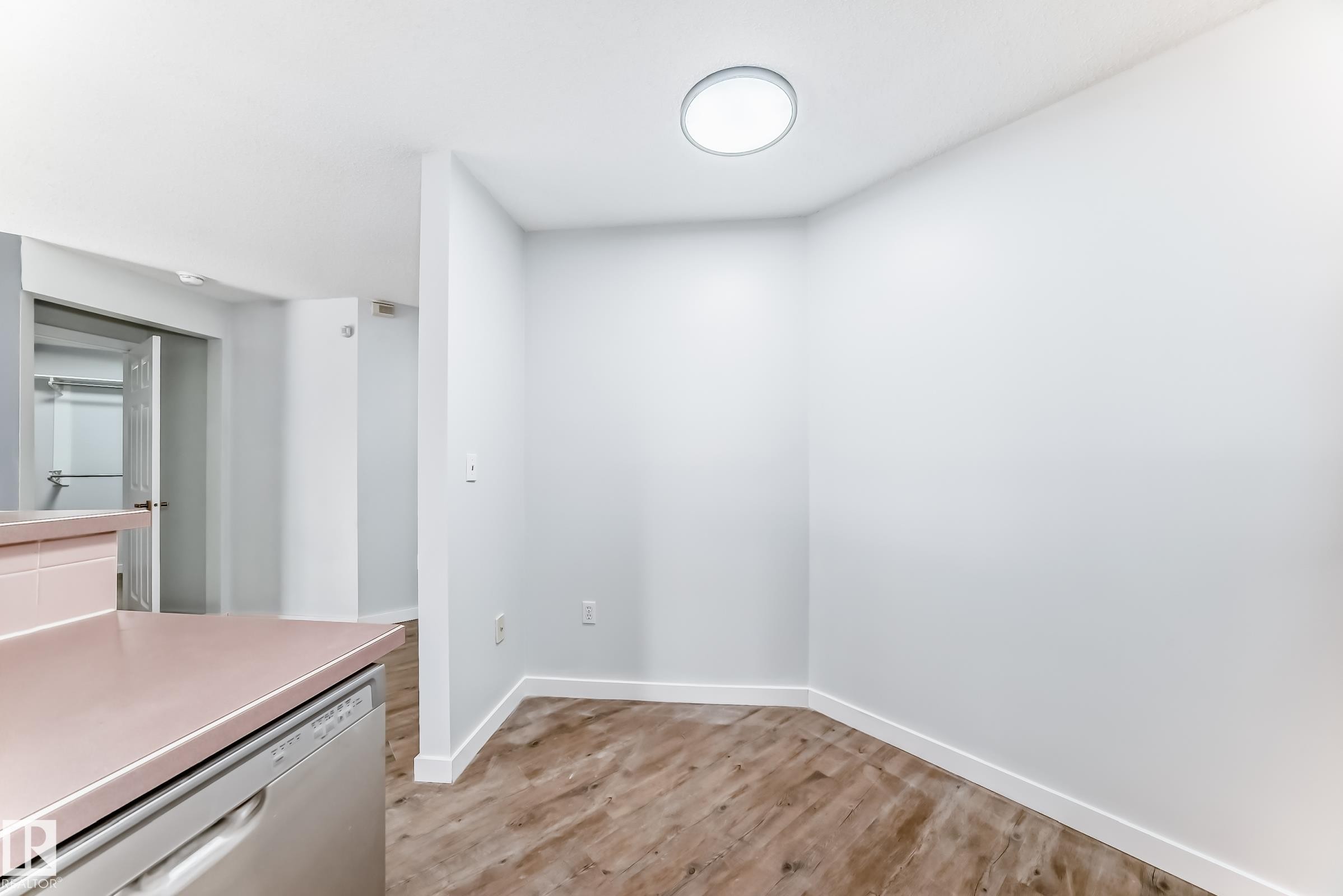 112 11716 100 Avenue, Edmonton, AB - Indoor Photo Showing Other Room