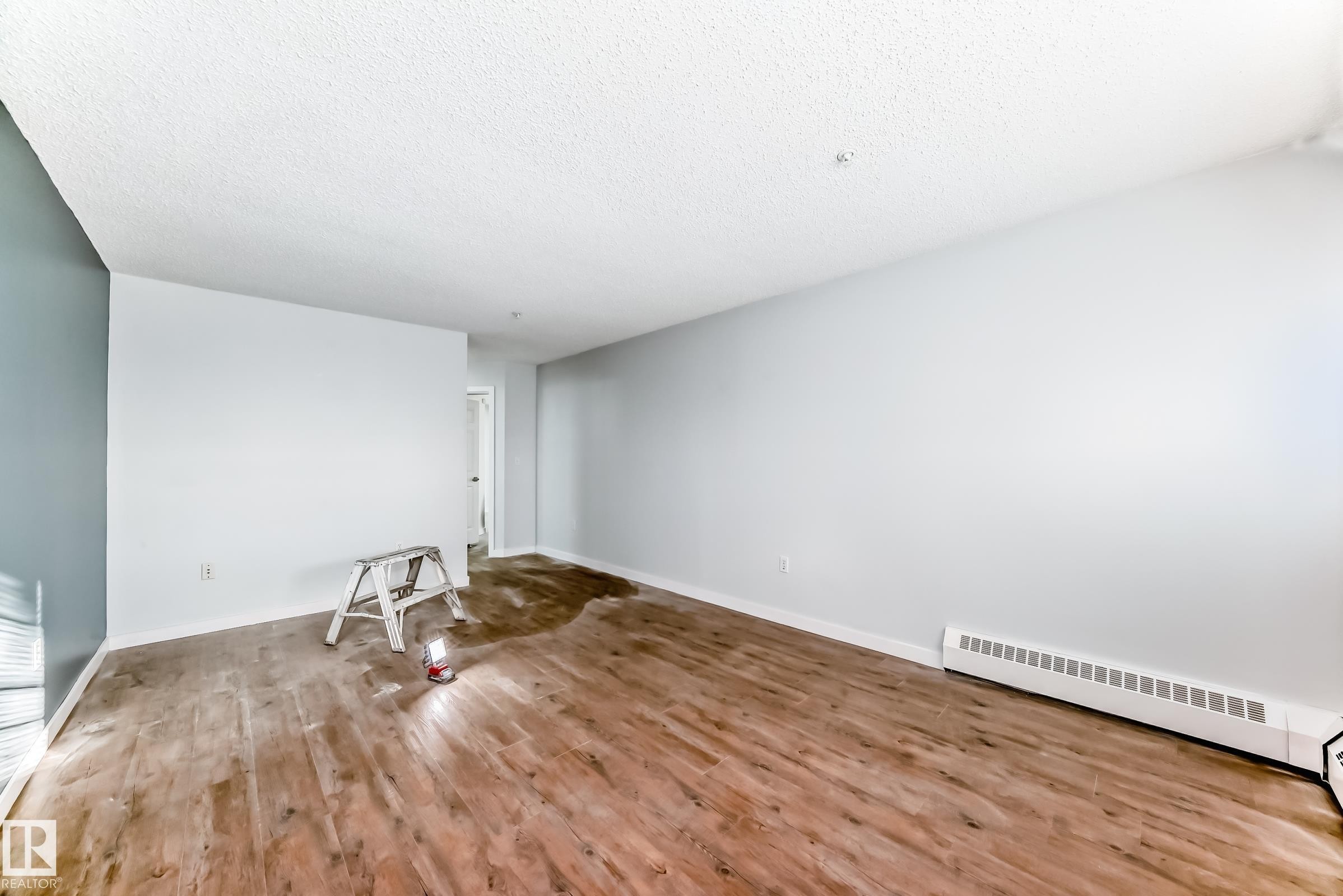 112 11716 100 Avenue, Edmonton, AB - Indoor Photo Showing Other Room