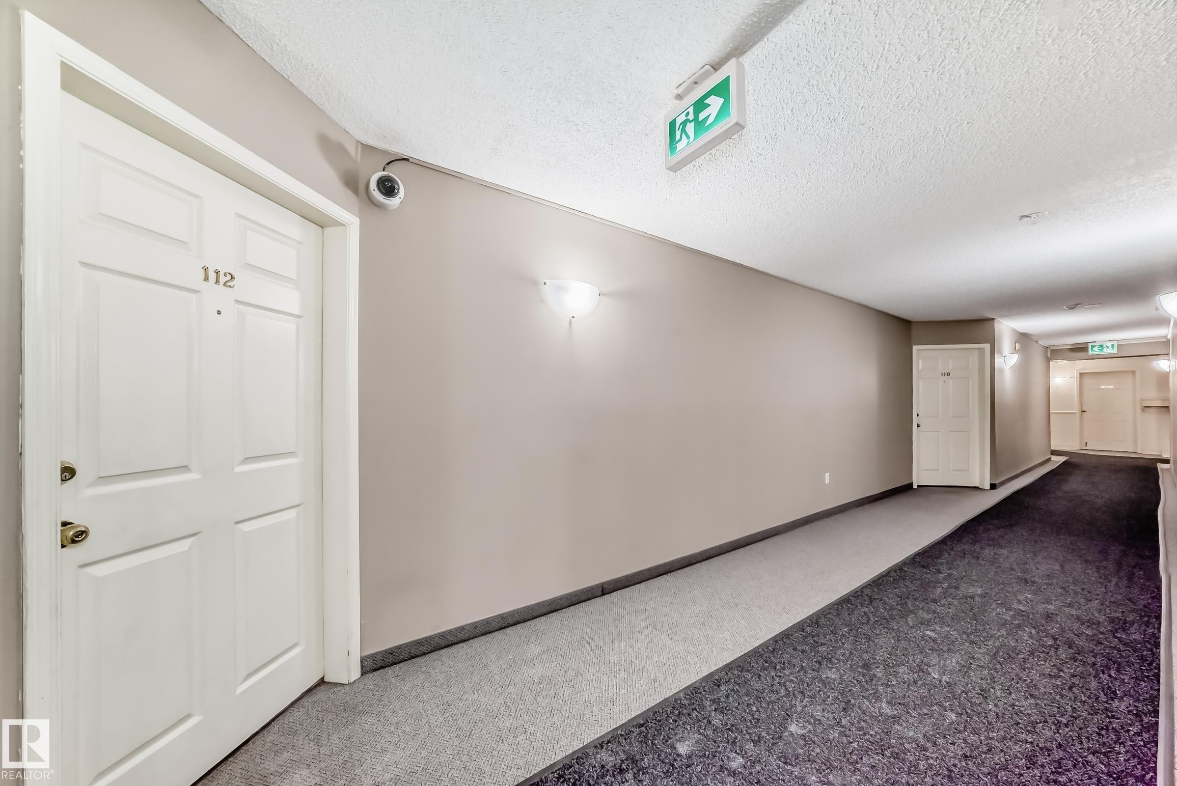 112 11716 100 Avenue, Edmonton, AB - Indoor Photo Showing Other Room